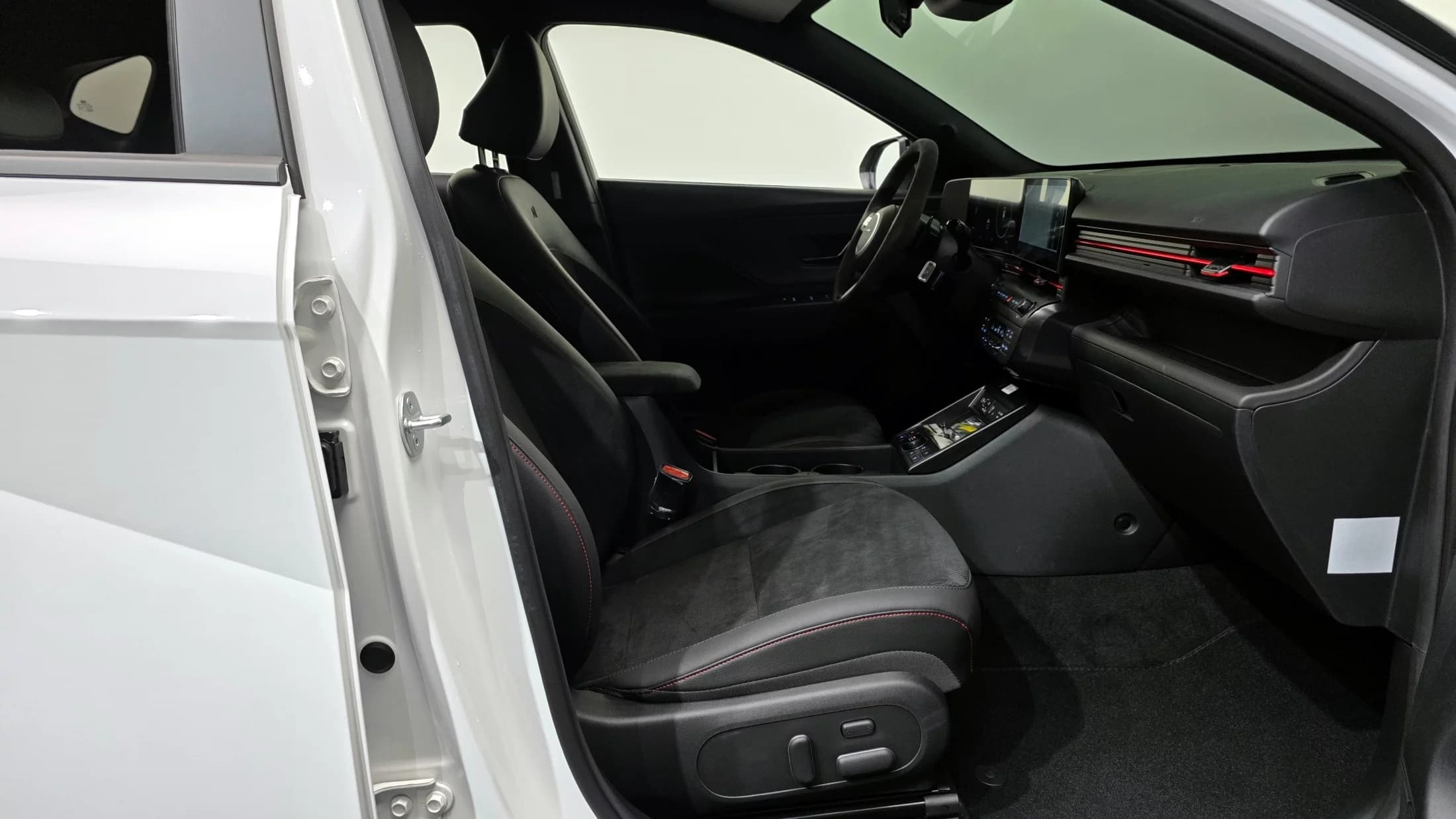 Hyundai Kona Gasoline 1.6 Turbo 4WD Inspiration, 2023 г. 35901 км. — фото 21