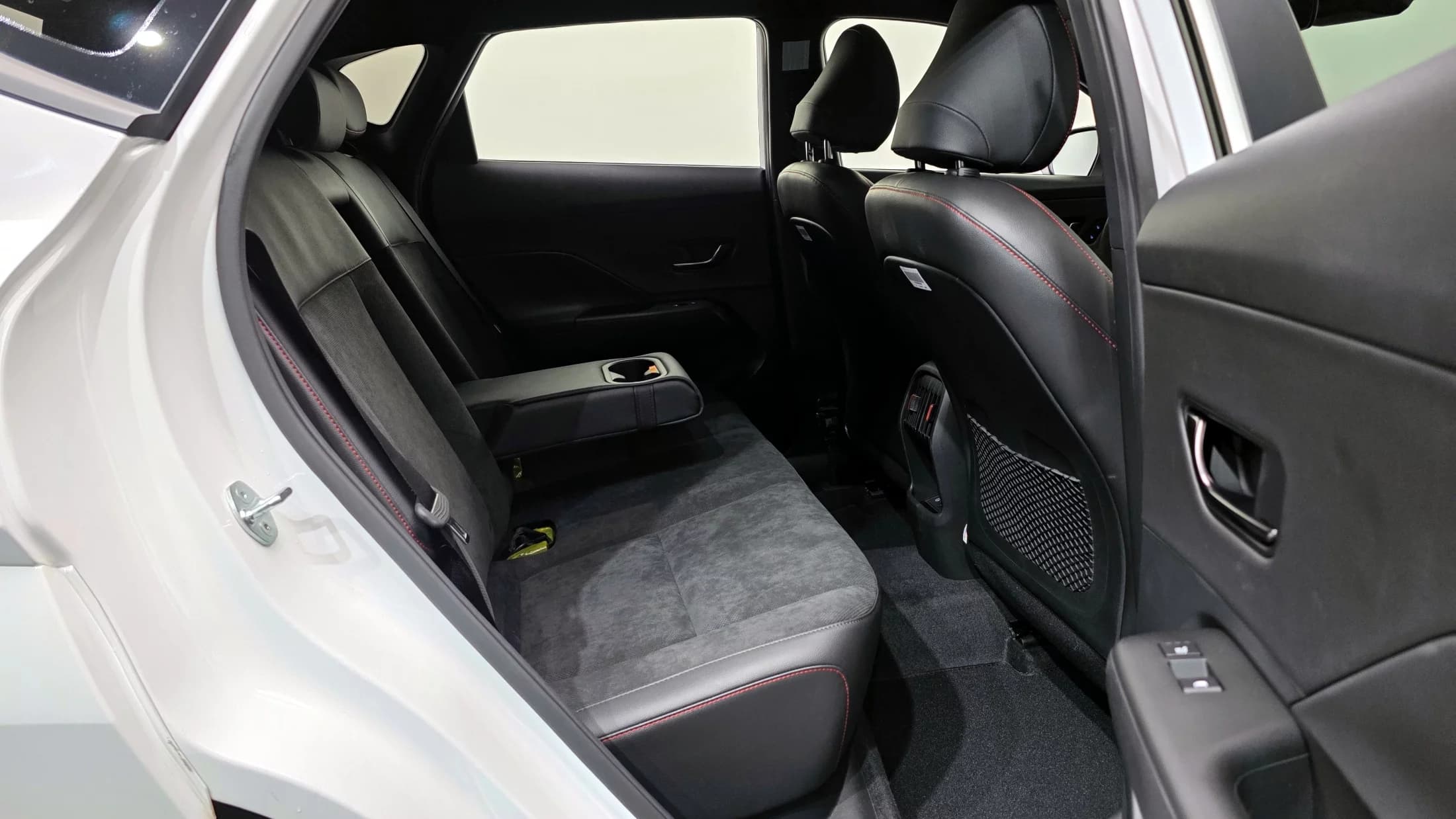 Hyundai Kona Gasoline 1.6 Turbo 4WD Inspiration, 2023 г. 35901 км. — фото 24