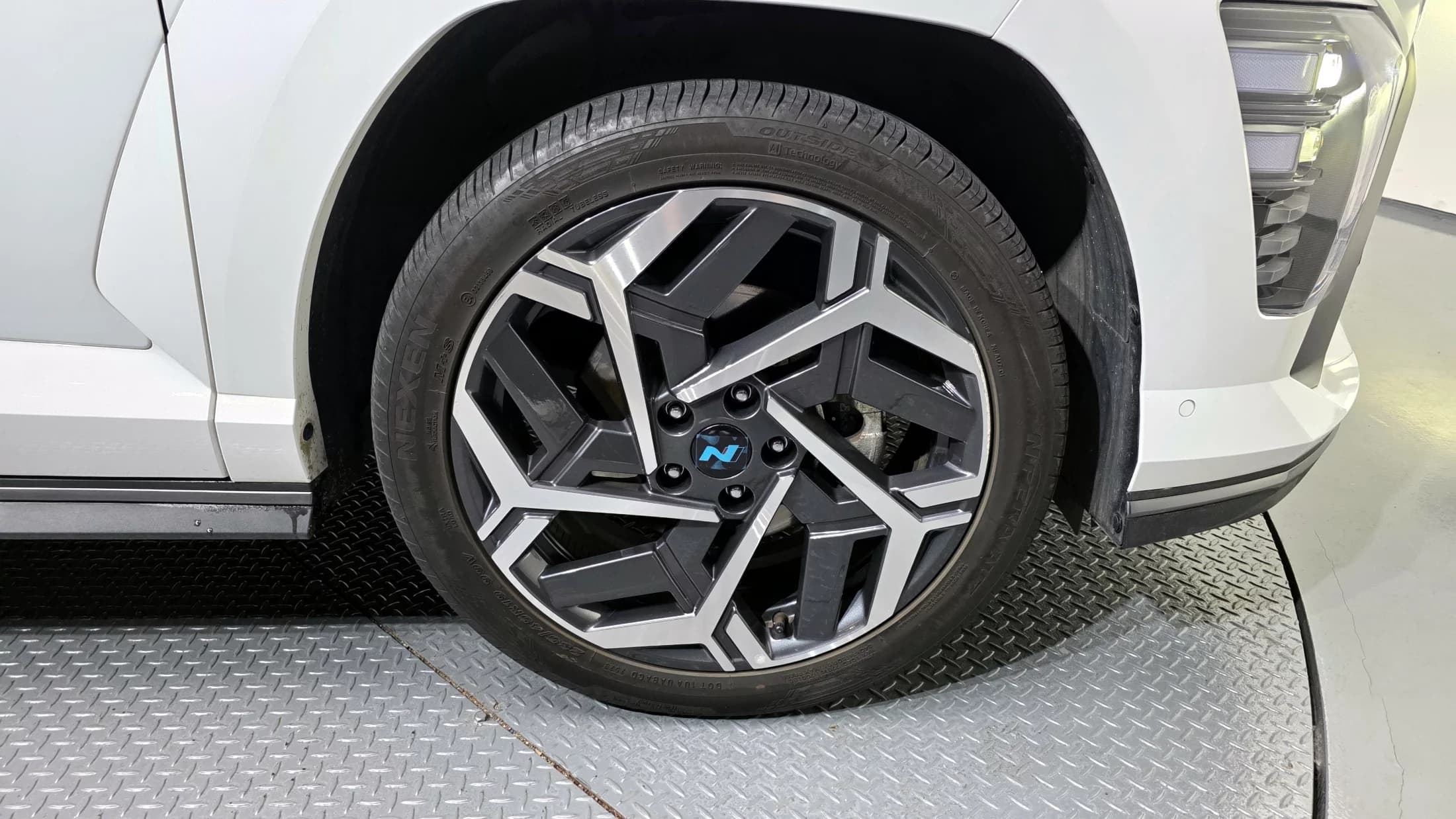 Hyundai Kona Gasoline 1.6 Turbo 4WD Inspiration, 2023 г. 35901 км. — фото 9