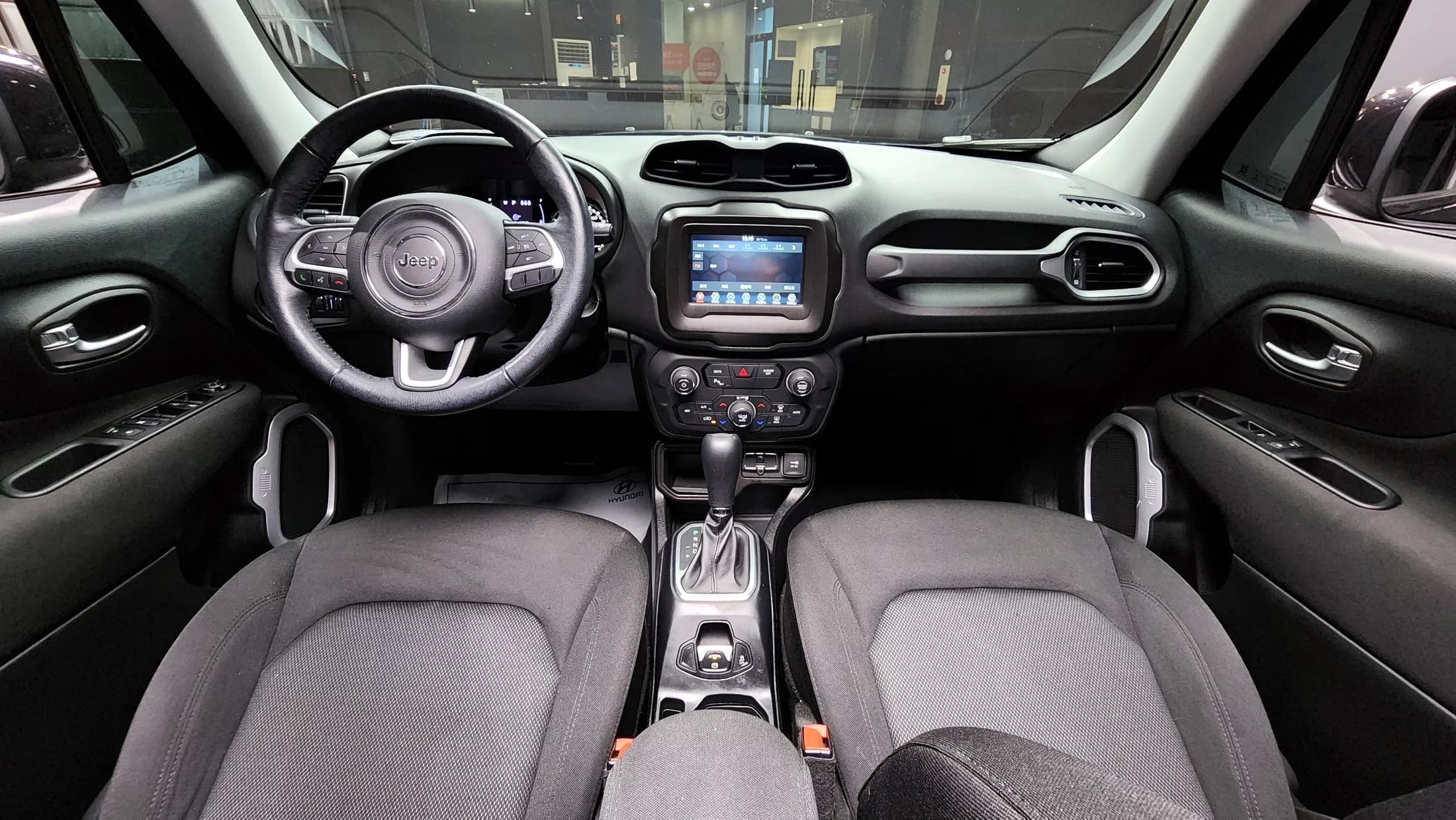 Jeep RENEGADE 2.4 Longitude, 2021 г. 34227 км. — фото 7