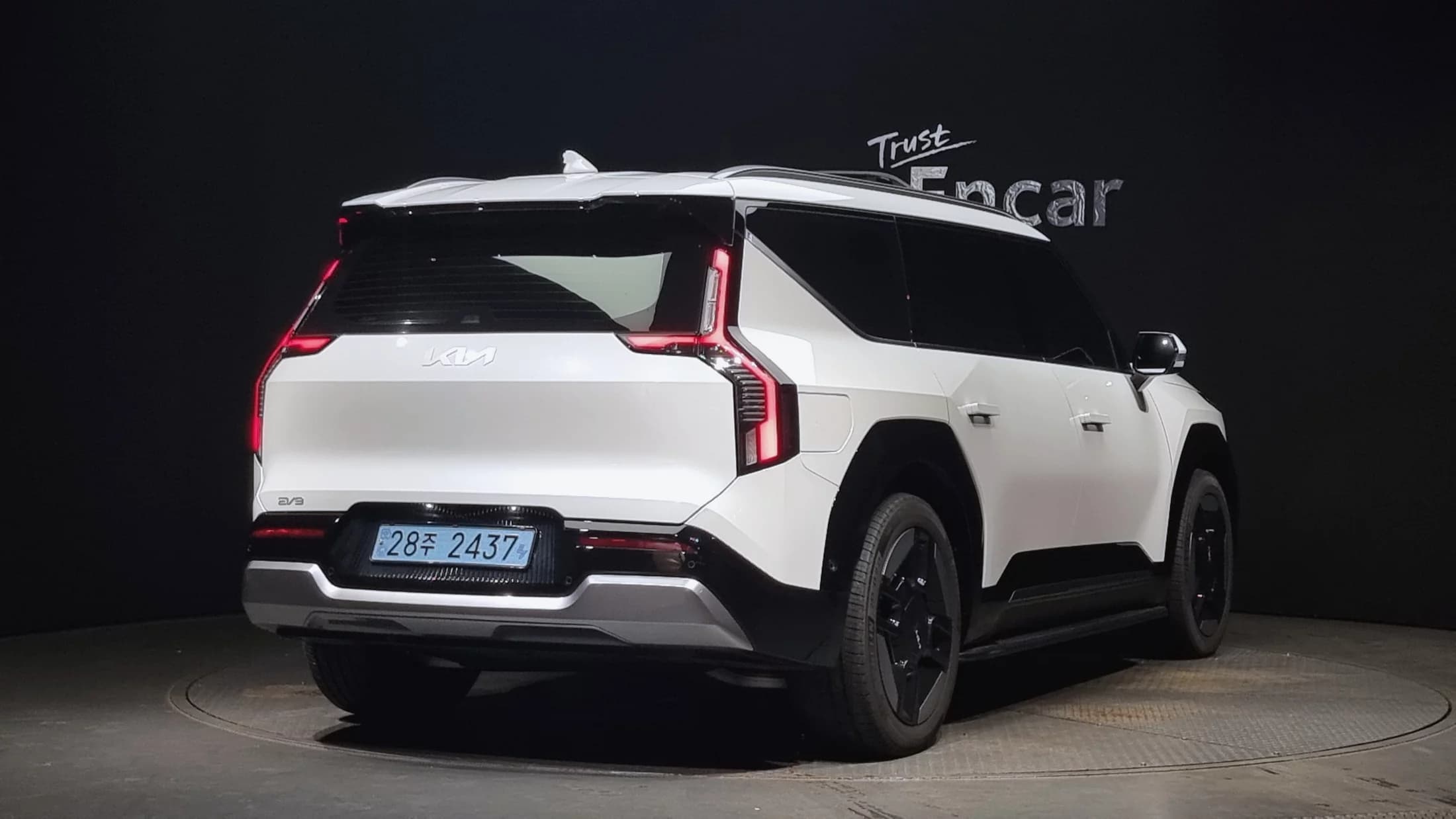 Kia EV9 Long Range 4WD Earth, электромобиль, 2023 г. 10780 км. — фото 2