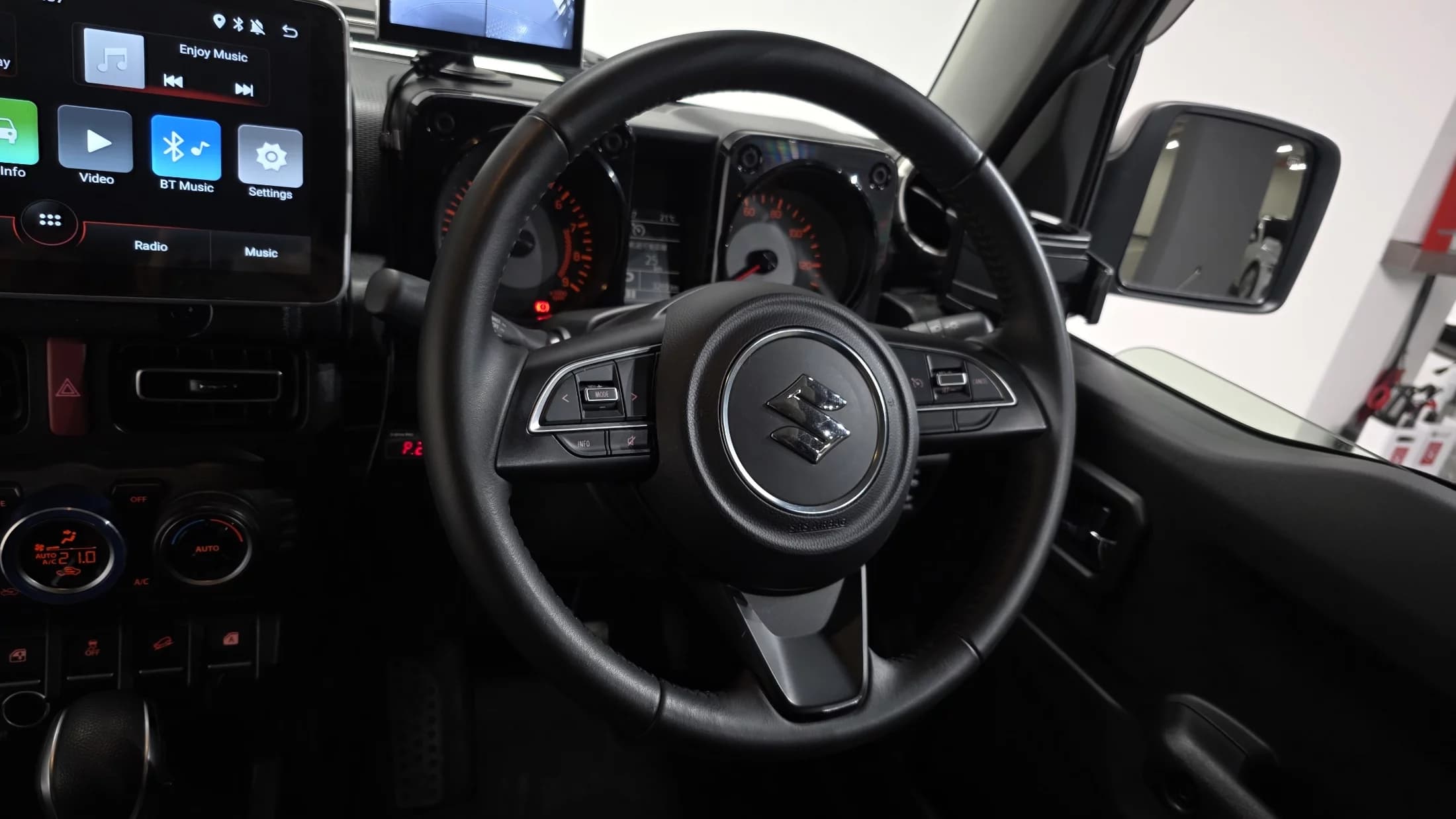 Suzuki JIMNY 0.6, 2022 г. 3388 км. — фото 12