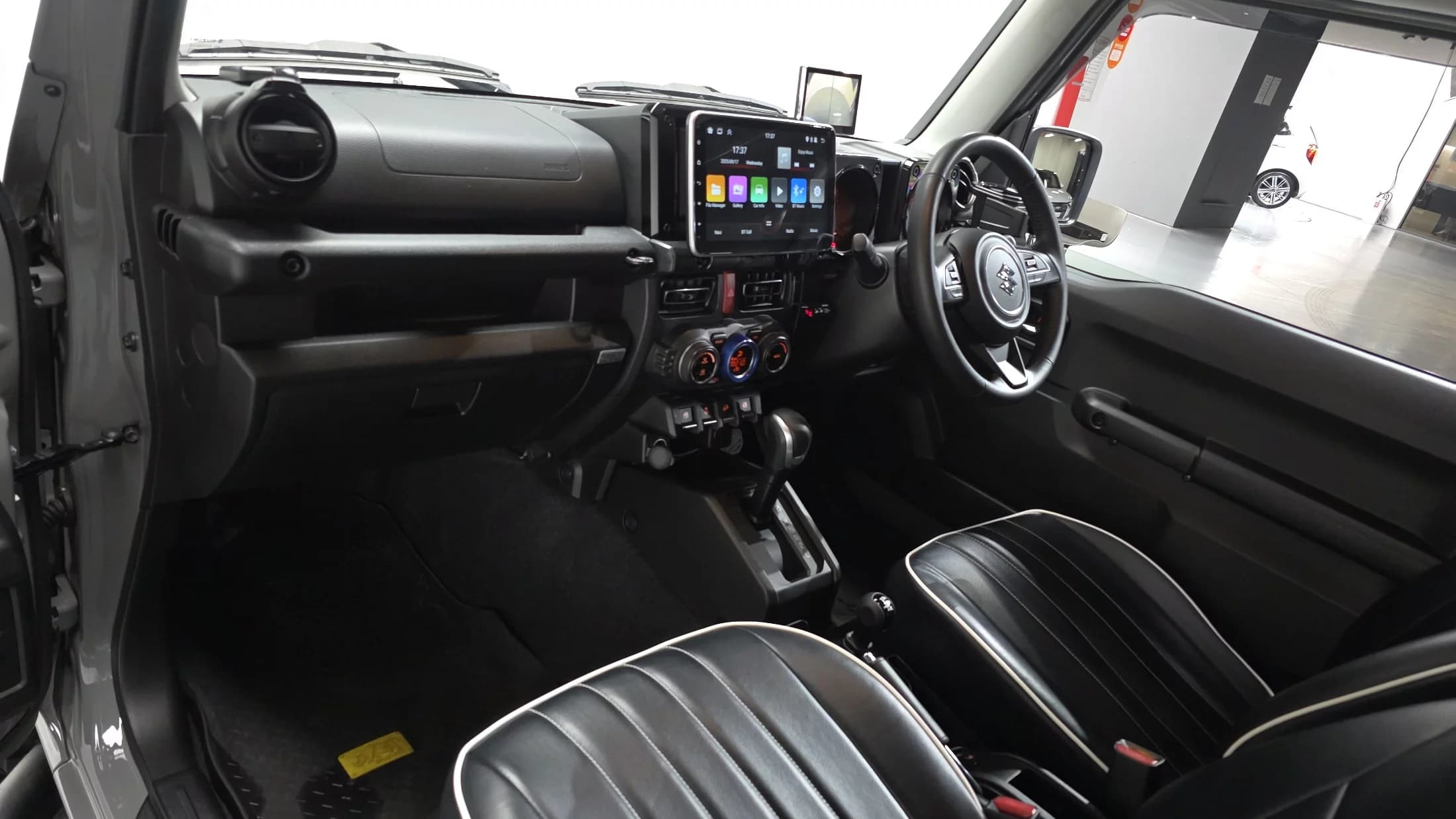 Suzuki JIMNY 0.6, 2022 г. 3388 км. — фото 6