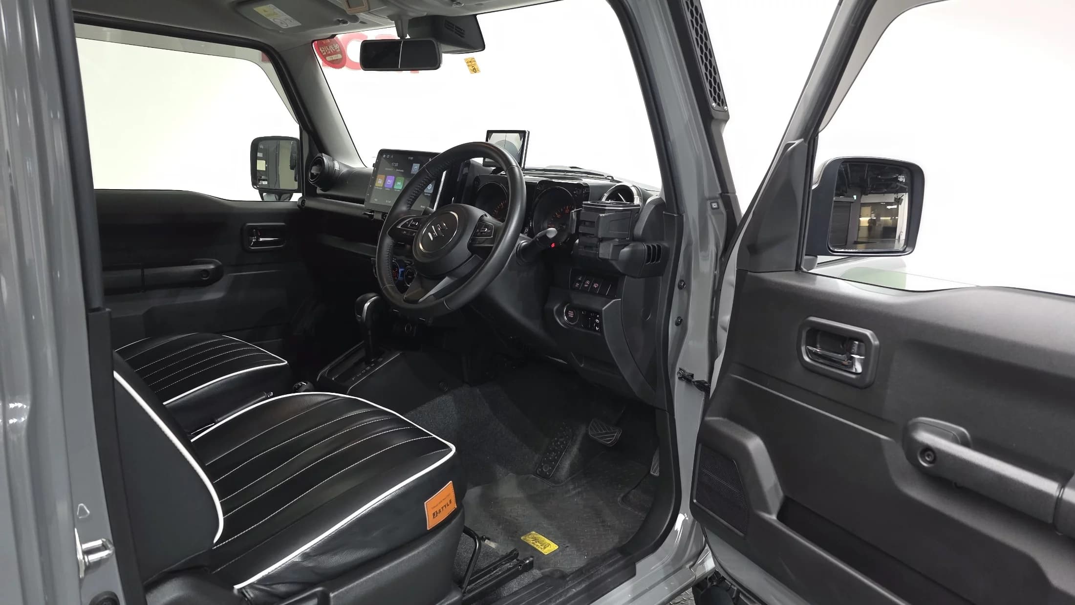 Suzuki JIMNY 0.6, 2022 г. 3388 км. — фото 10