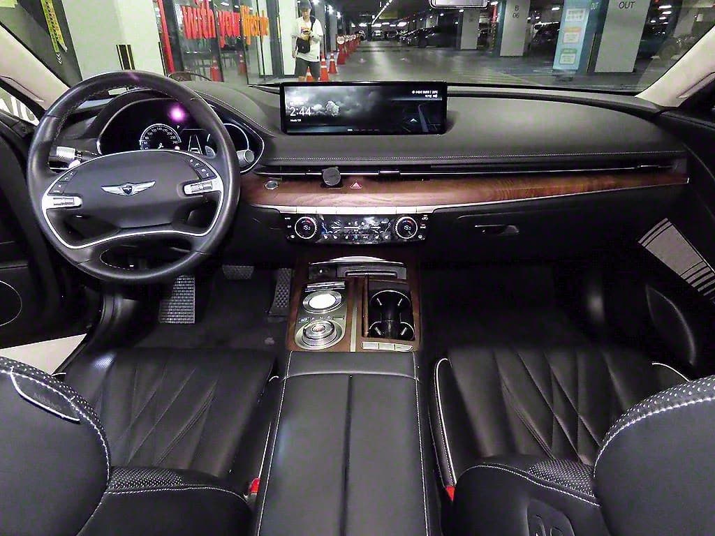 Genesis Electrified G80 e-AWD, электромобиль, 2021 г. 81612 км. — фото 10