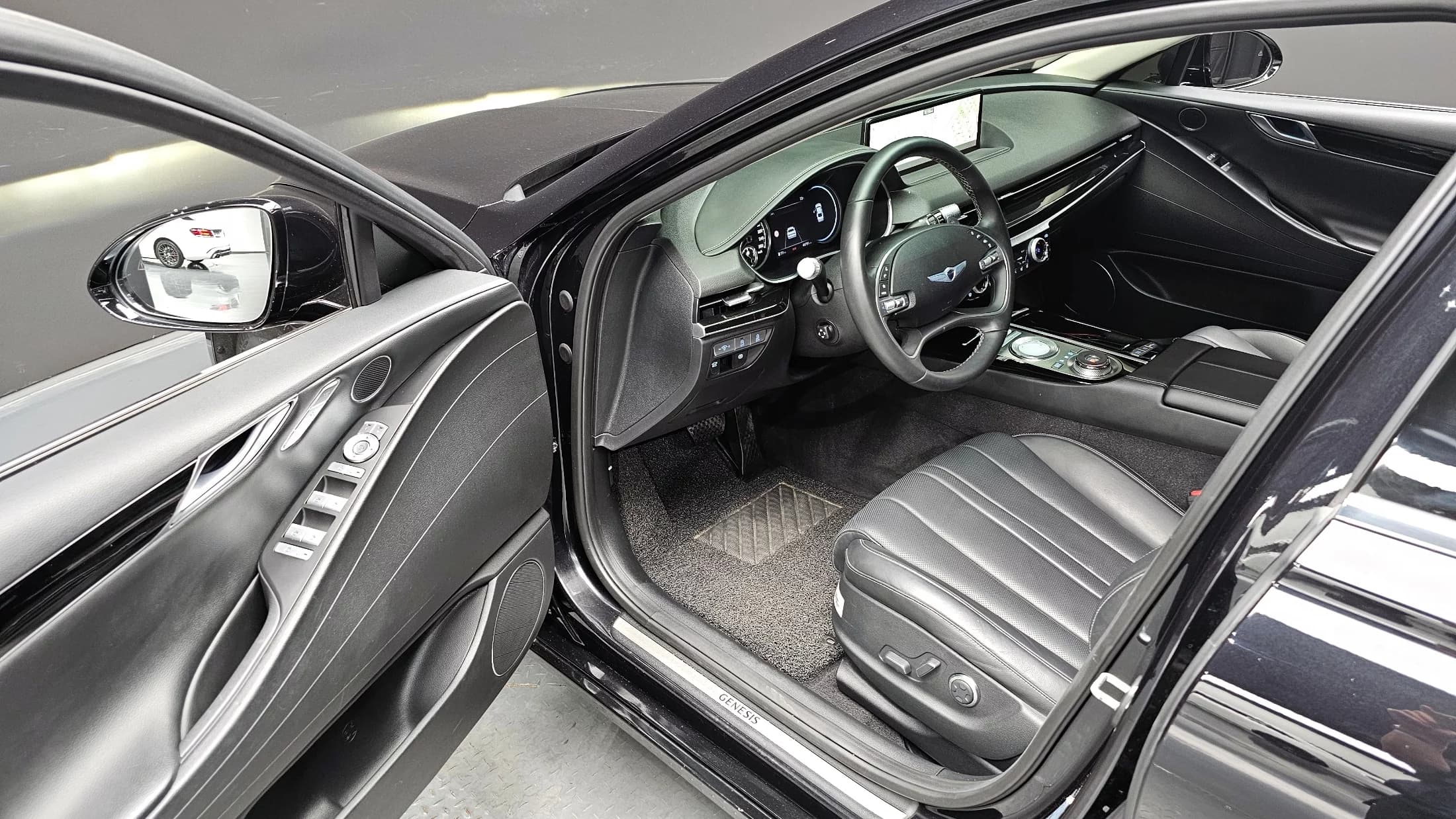 Genesis G80 Gasoline 2.5 Turbo 2WD, 2021 г. 49921 км. — фото 12