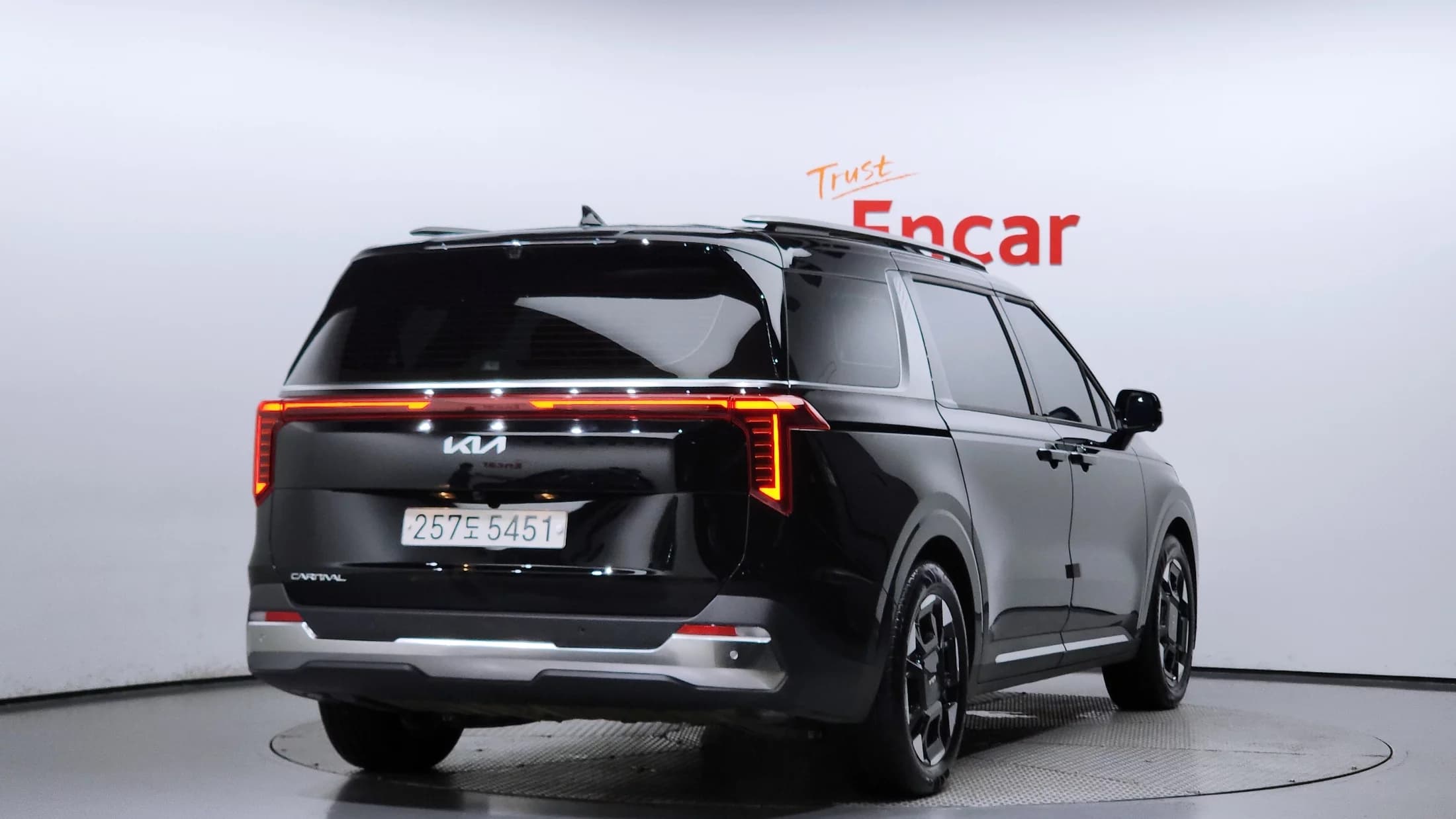 Kia Carnival Gasoline 7-Seater Signature, 2023 г. 25222 км. — фото 2