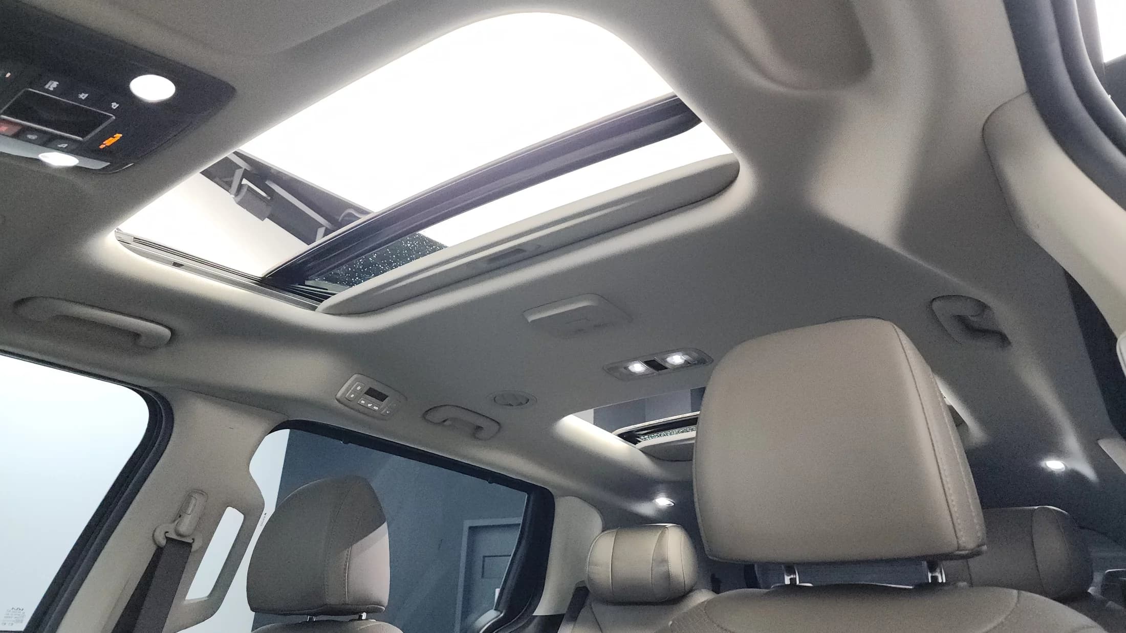 Kia Carnival Gasoline 7-Seater Signature, 2023 г. 25222 км. — фото 19