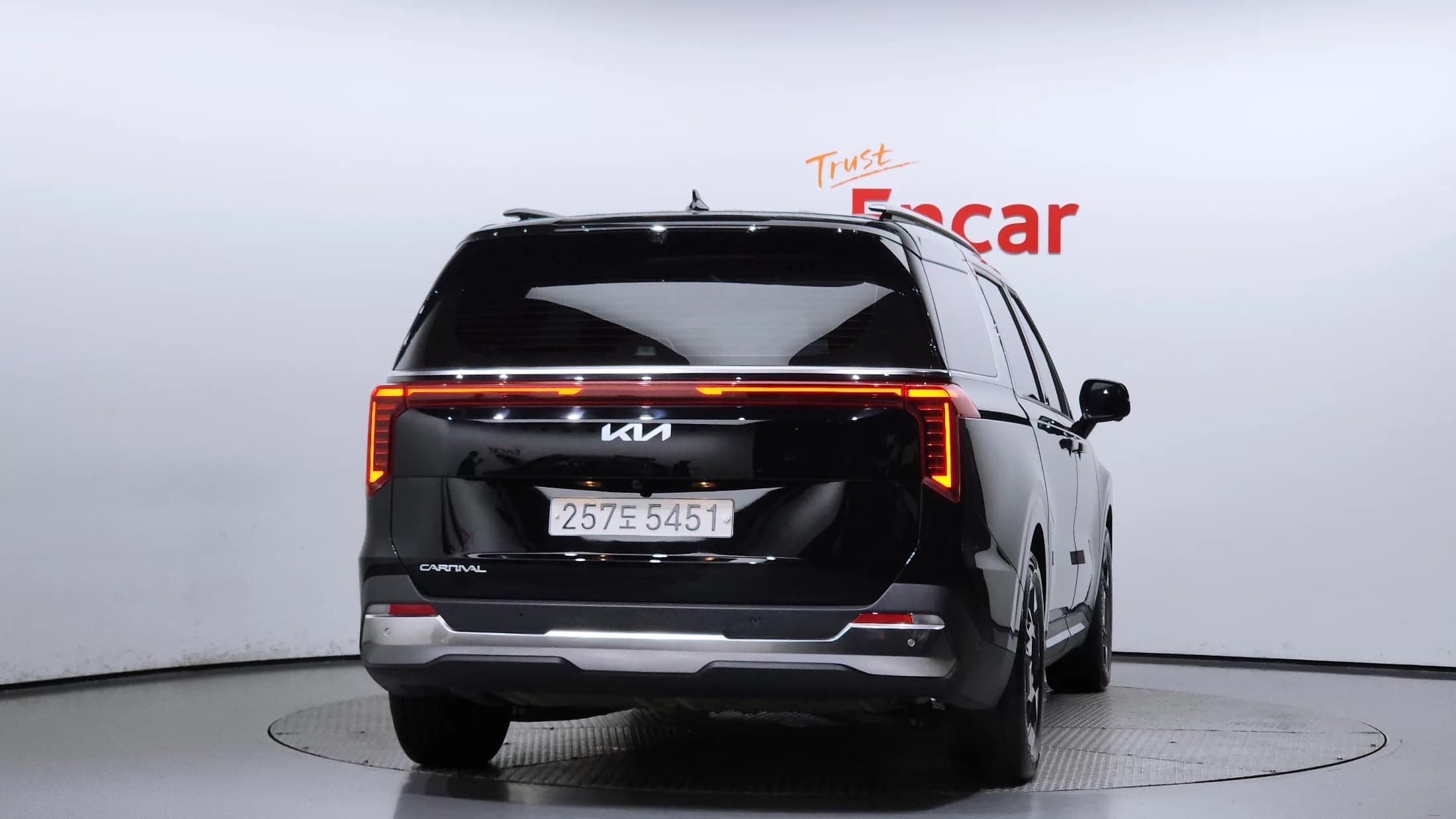 Kia Carnival Gasoline 7-Seater Signature, 2023 г. 25222 км. — фото 4