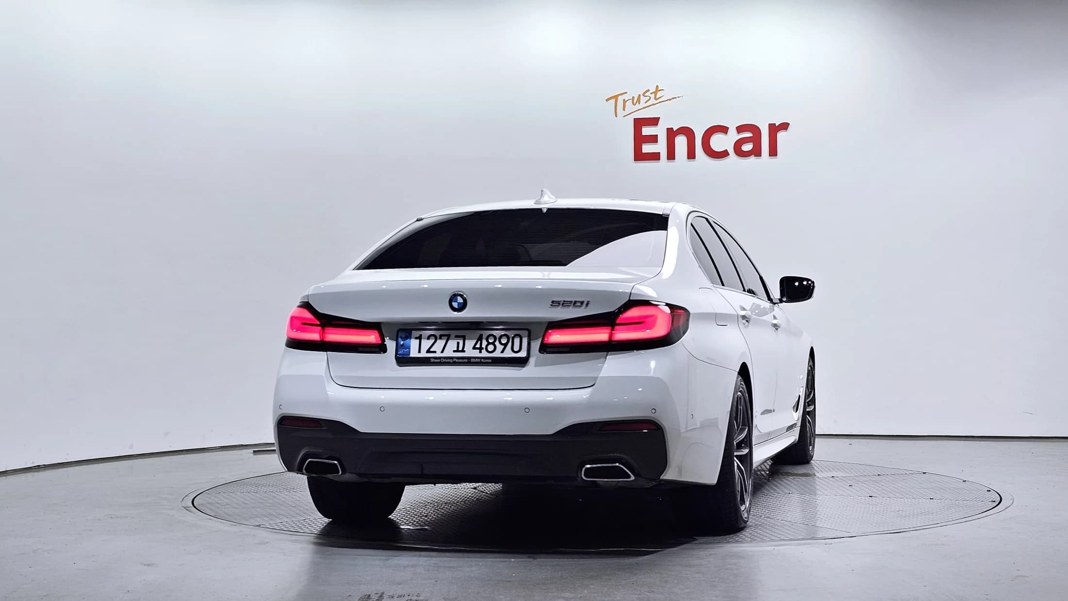 BMW 5-Series 520i M Sport, 2023 г. 33182 км. — фото 4
