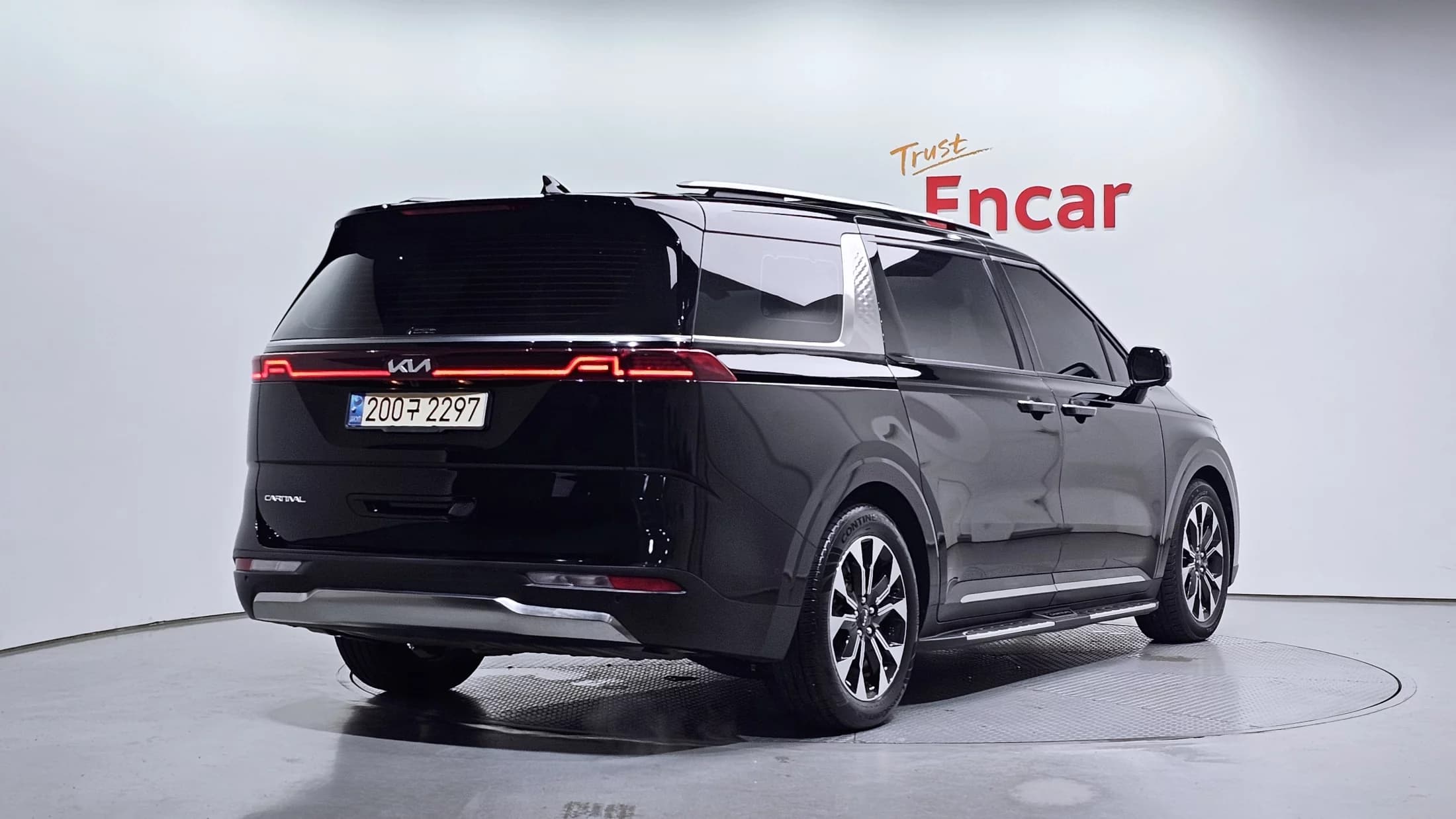 Kia Carnival Gasoline 7-Seater Signature, 2022 г. 24475 км. — фото 2