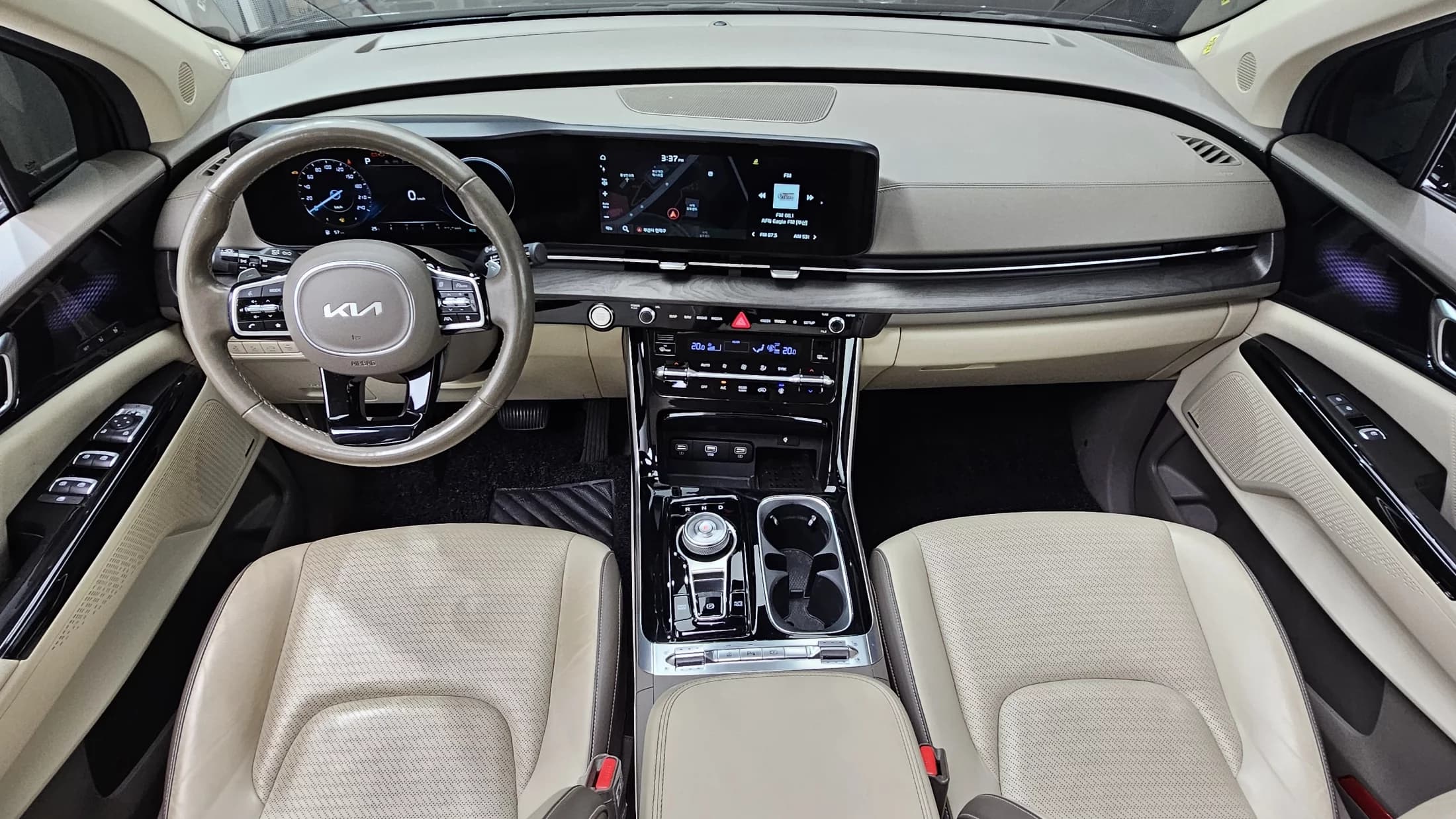 Kia Carnival Gasoline 7-Seater Signature, 2022 г. 24475 км. — фото 7