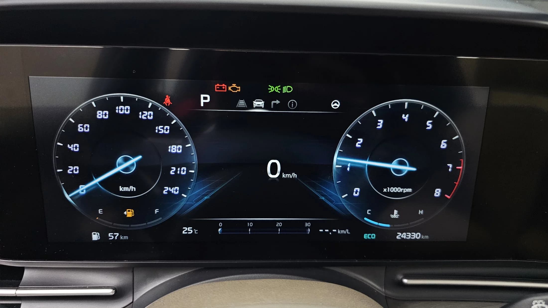 Kia Carnival Gasoline 7-Seater Signature, 2022 г. 24475 км. — фото 8