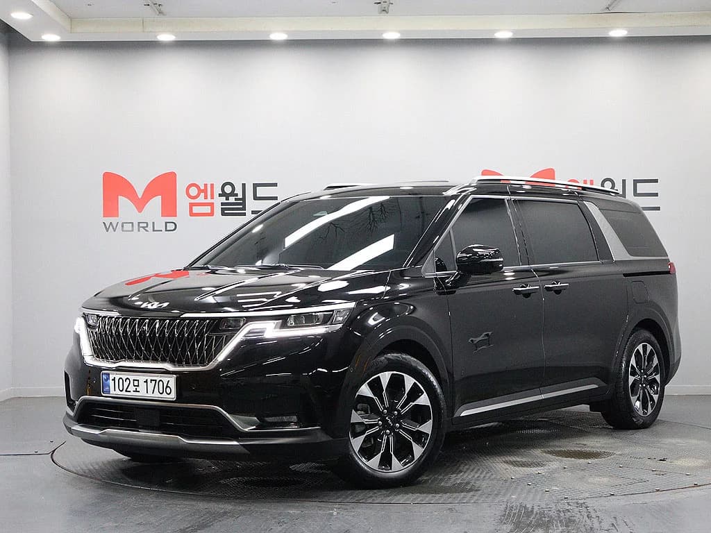 Kia Carnival Gasoline 9-Seater Signature, 2023 г. 10459 км. — фото 2