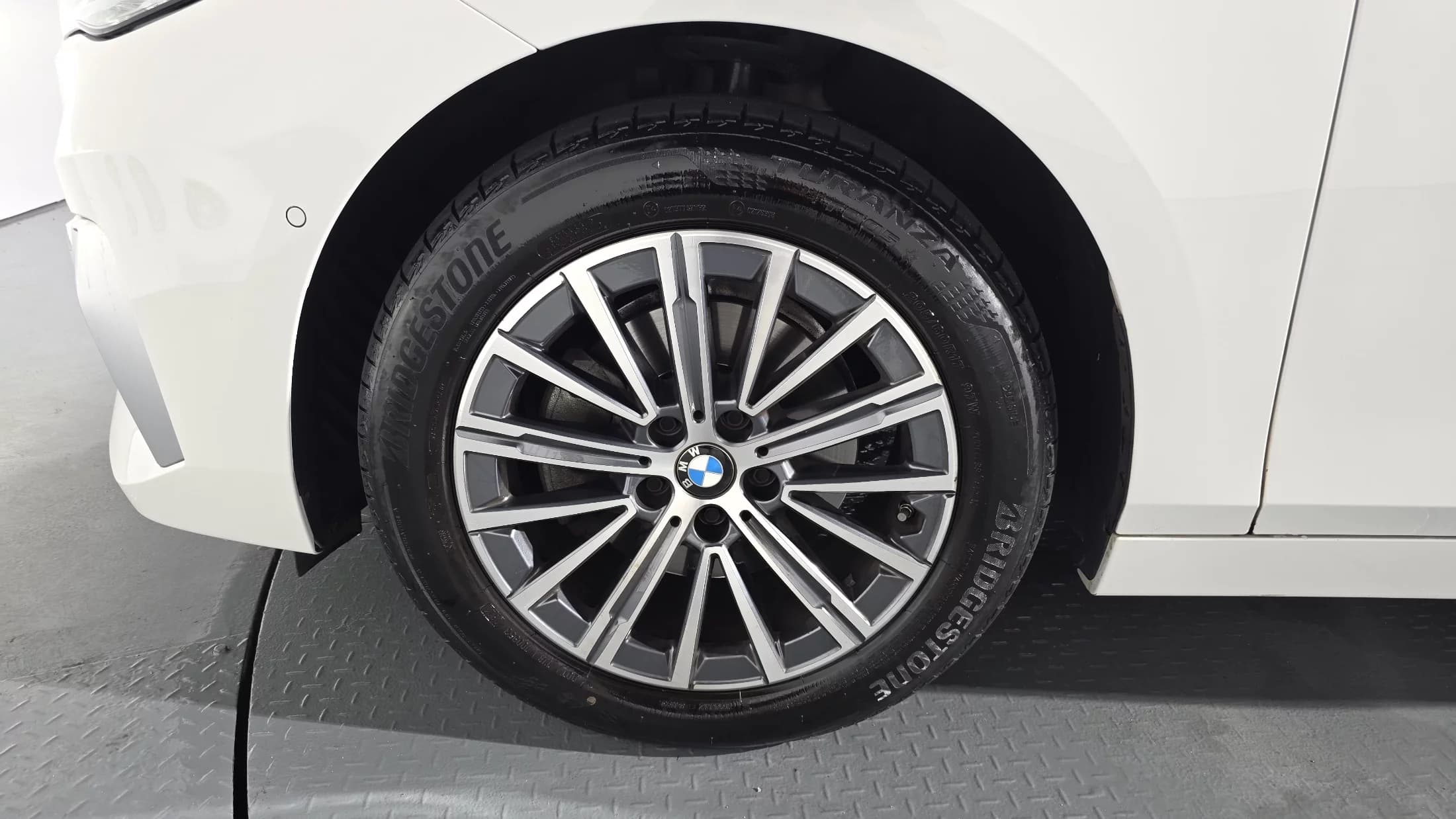 BMW 2-Series 220i Luxury, 2023 г. 17228 км. — фото 4