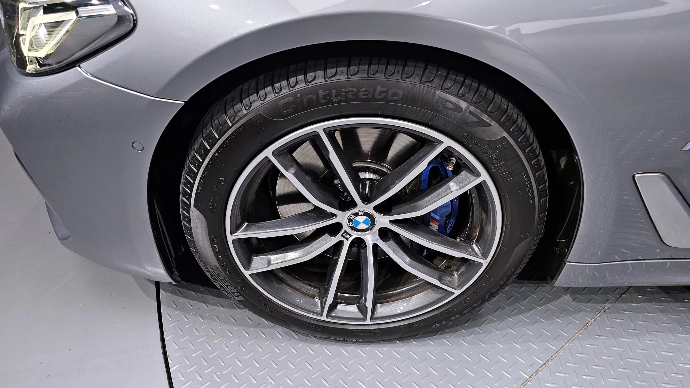 BMW 5-Series 520i M Sport, 2023 г. 28642 км. — фото 5