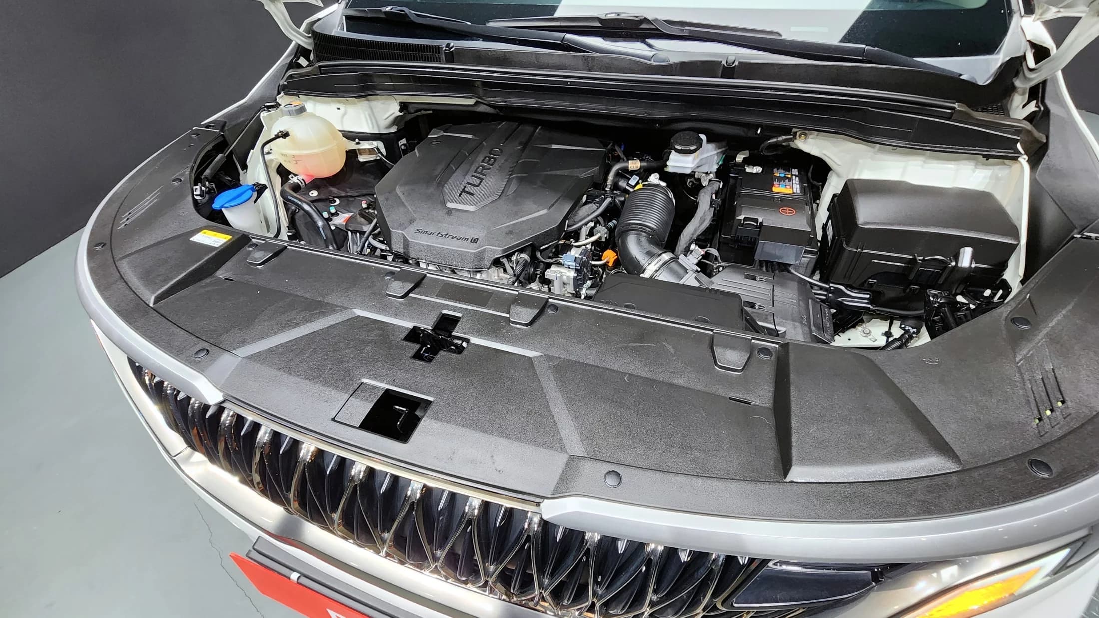 Kia Carnival 9-Seater Prestige, 2023 г. 50683 км. — фото 19