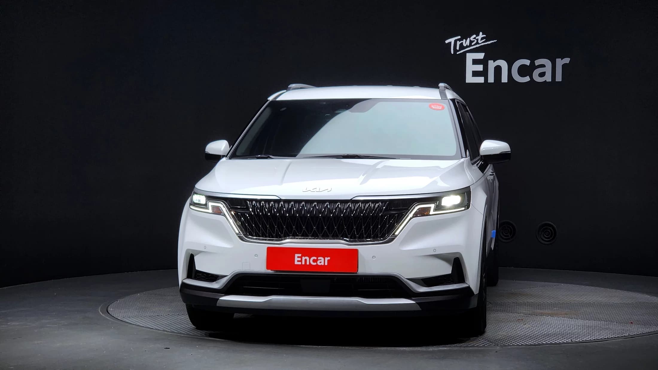 Kia Carnival 9-Seater Prestige, 2023 г. 50683 км. — фото 3
