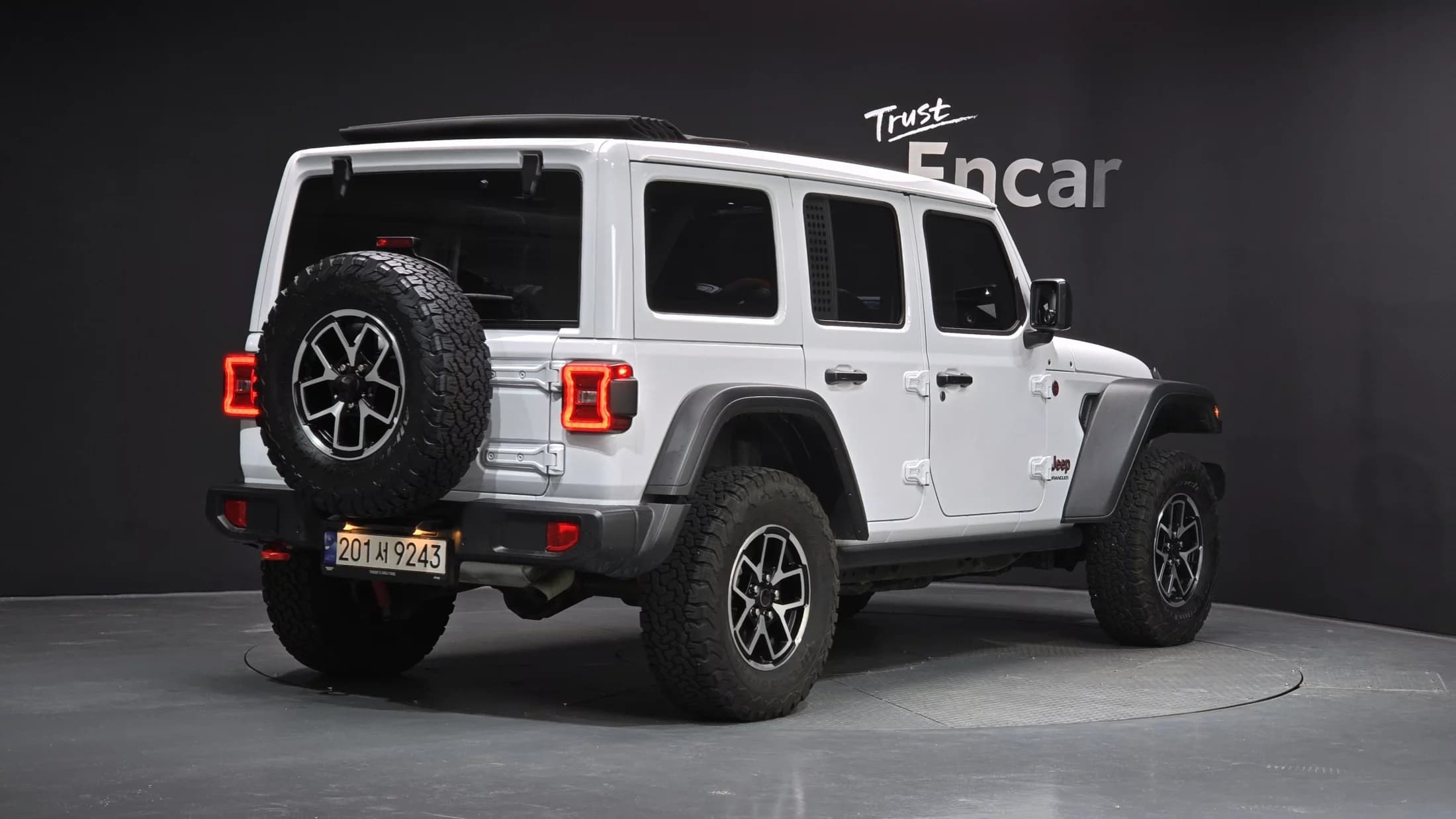 Jeep WRANGLER 2.0 Rubicon Power Top 4Door, 2024 г. 30771 км. — фото 2