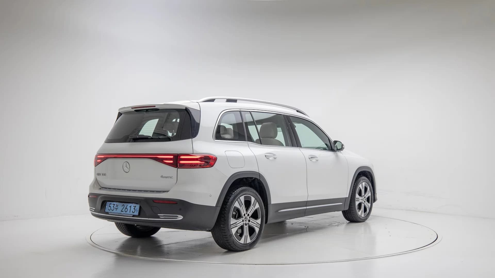 Mercedes-Benz EQB EQB300 4MATIC, электромобиль, 2024 г. 2369 км. — фото 2