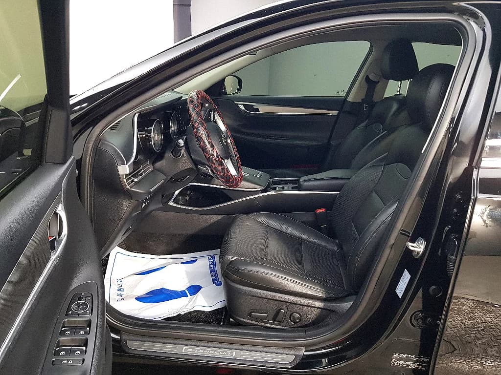 Hyundai Grandeur 2.5 Premium Choice, 2021 г. 35526 км. — фото 8