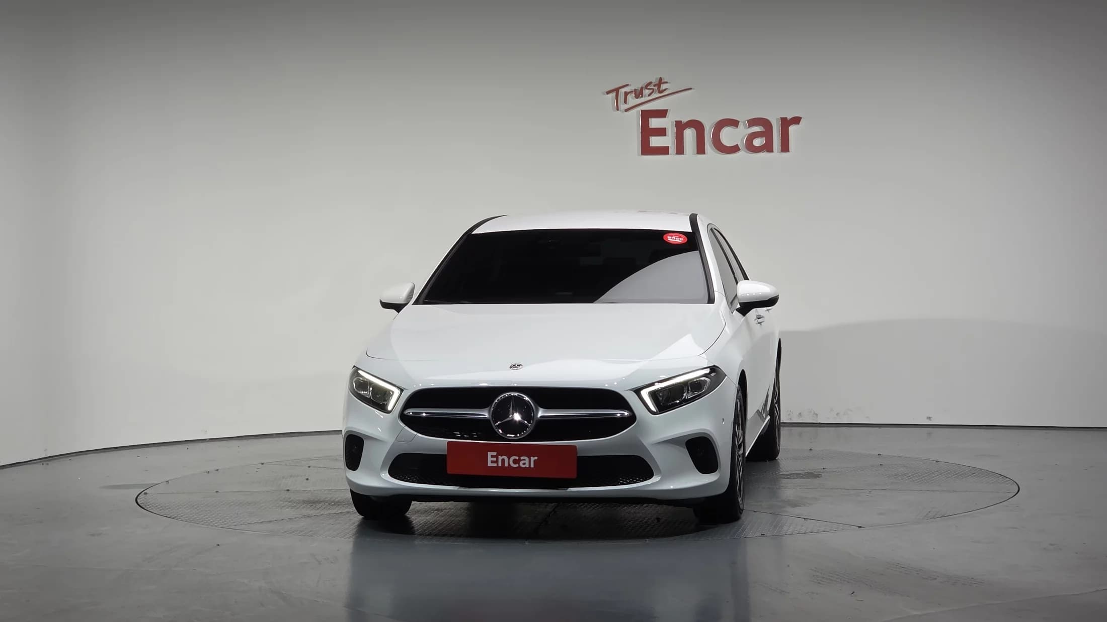 Mercedes-Benz A-Class A220 Sedan, 2021 г. 85823 км. — фото 2