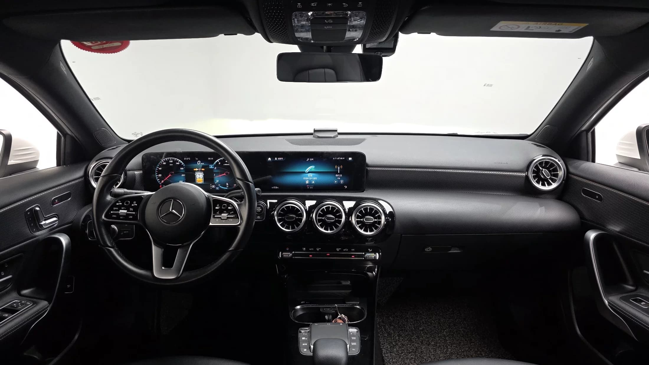 Mercedes-Benz A-Class A220 Sedan, 2021 г. 85823 км. — фото 6