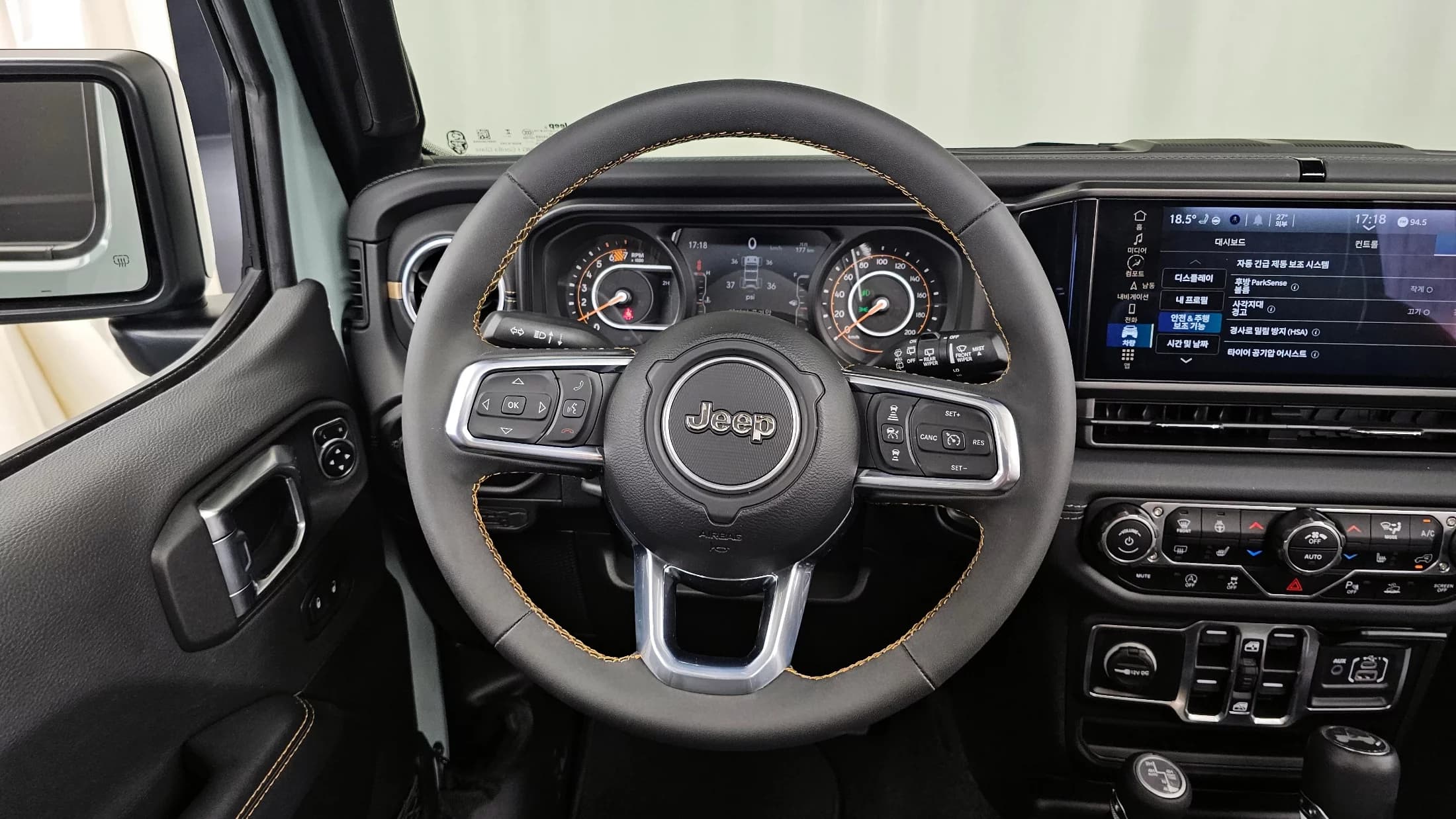Jeep WRANGLER 2.0 Sahara Power Top 4Door, 2024 г. 18247 км. — фото 13