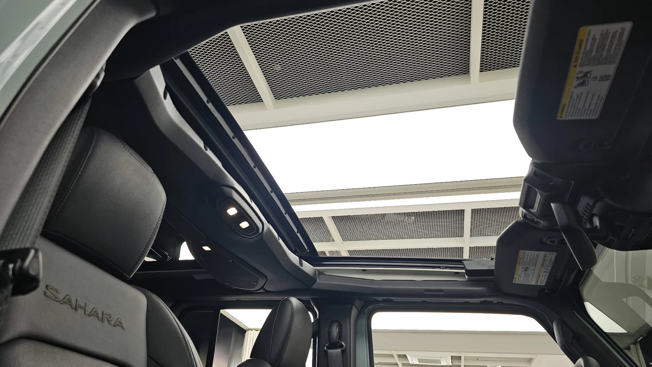 Jeep WRANGLER 2.0 Sahara Power Top 4Door, 2024 г. 18247 км. — фото 17