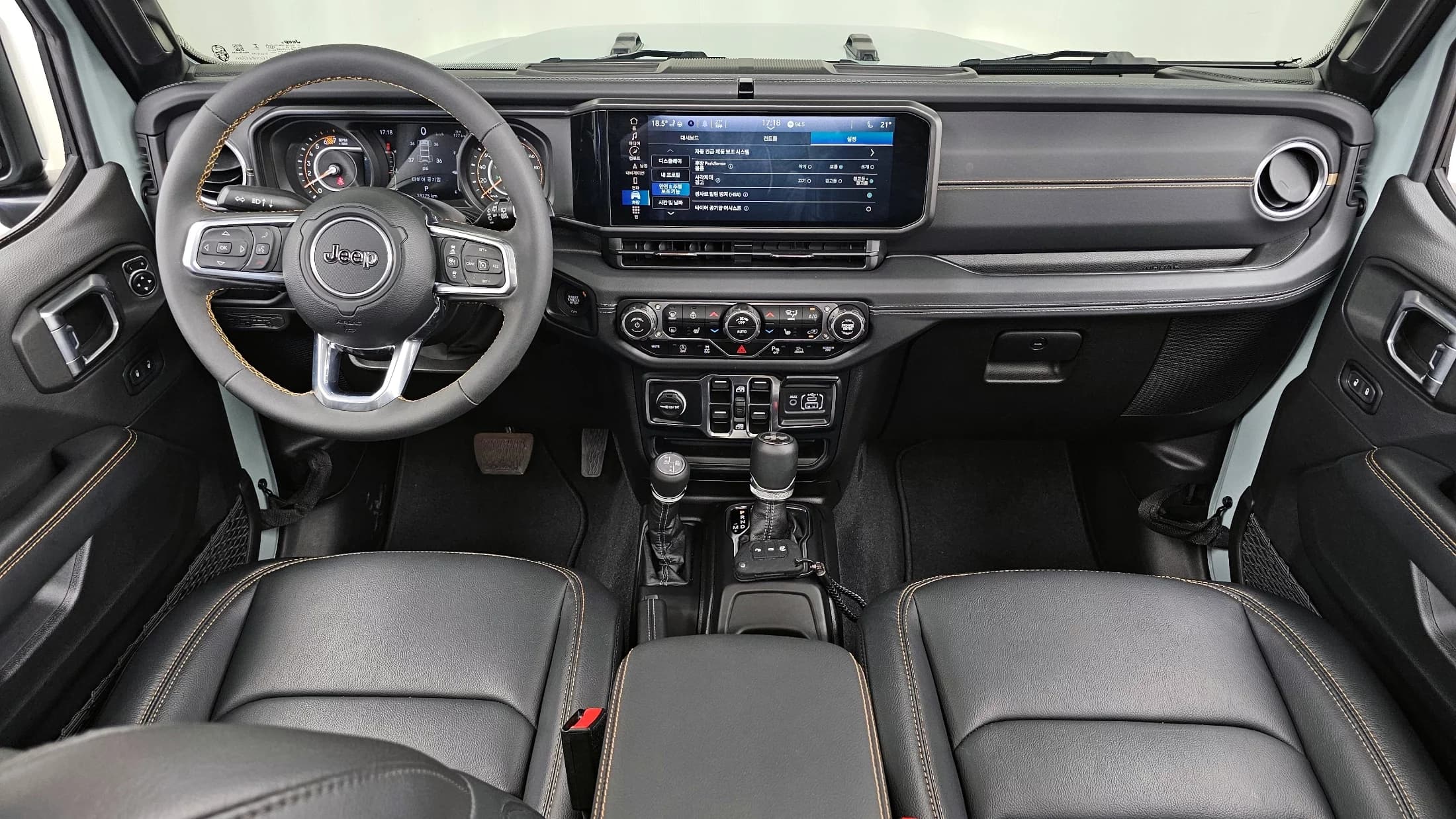 Jeep WRANGLER 2.0 Sahara Power Top 4Door, 2024 г. 18247 км. — фото 7