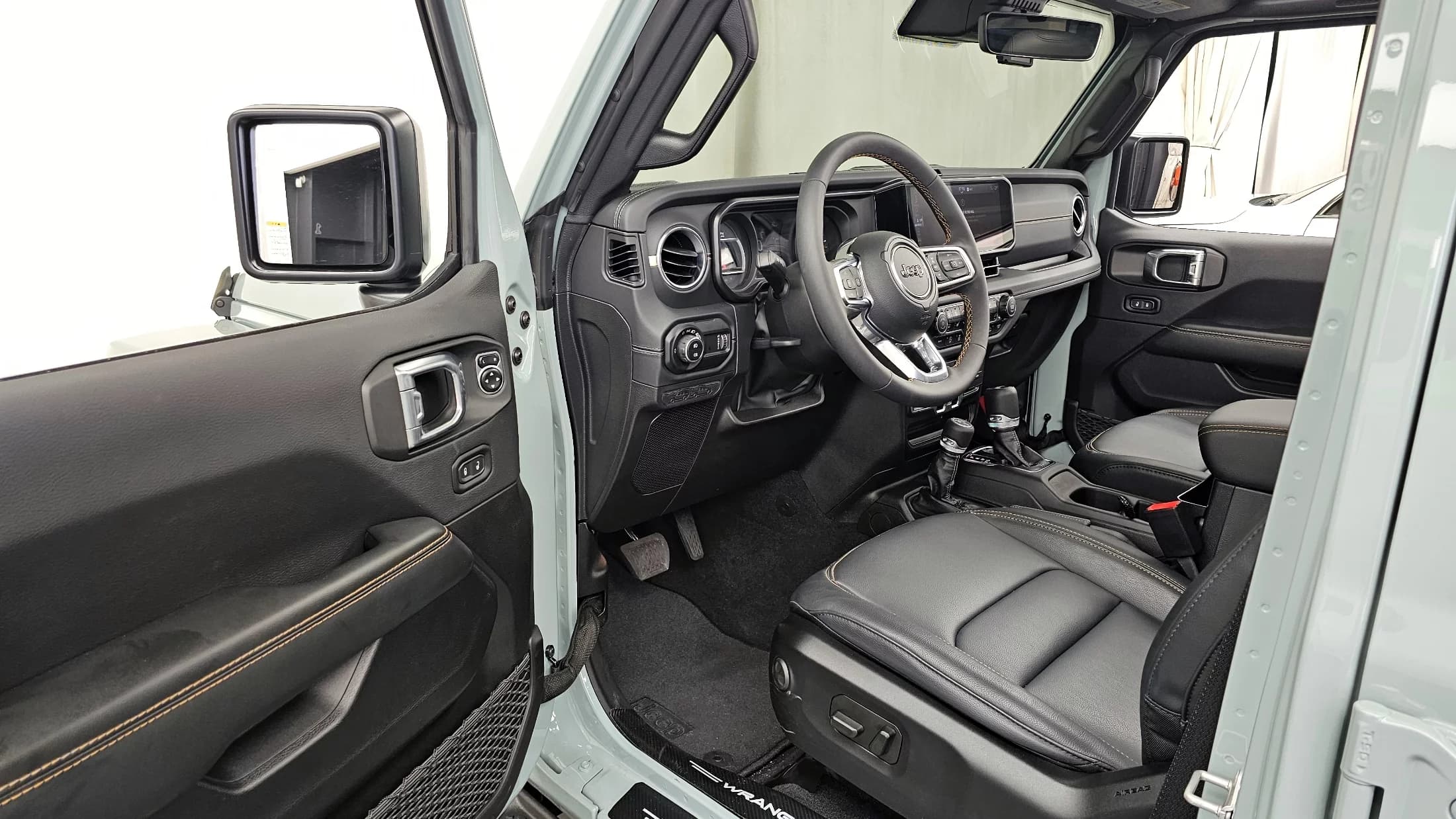 Jeep WRANGLER 2.0 Sahara Power Top 4Door, 2024 г. 18247 км. — фото 10