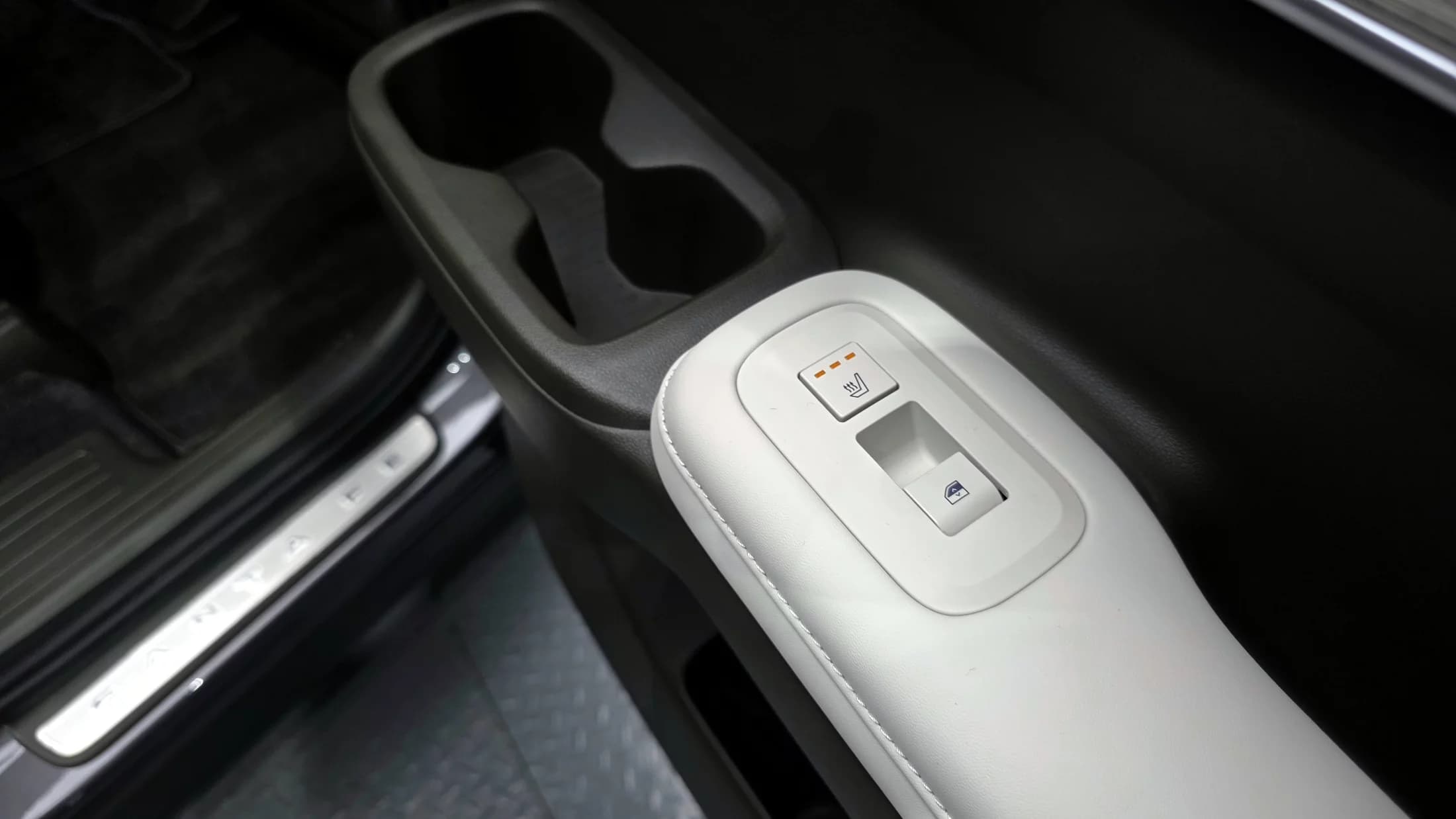 Hyundai Santa Fe Gasoline 2.5T 2WD Calligraphy, 2023 г. 14550 км. — фото 19
