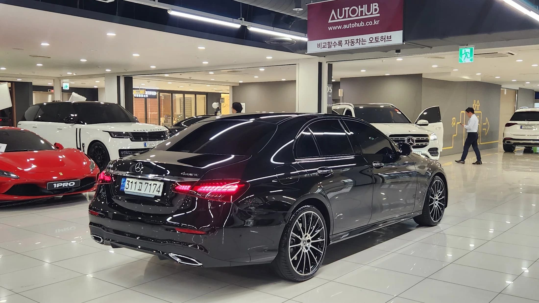 Mercedes-Benz E-Class E350 4MATIC AMG Line, 2023 г. 21717 км. — фото 3