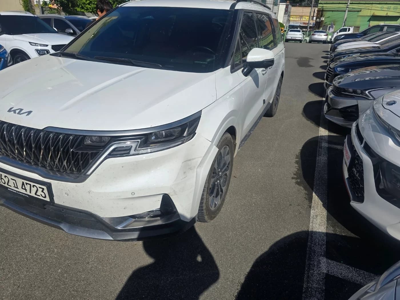Kia Carnival 9-Seater Signature, 2023 г. 175961 км. — фото 4