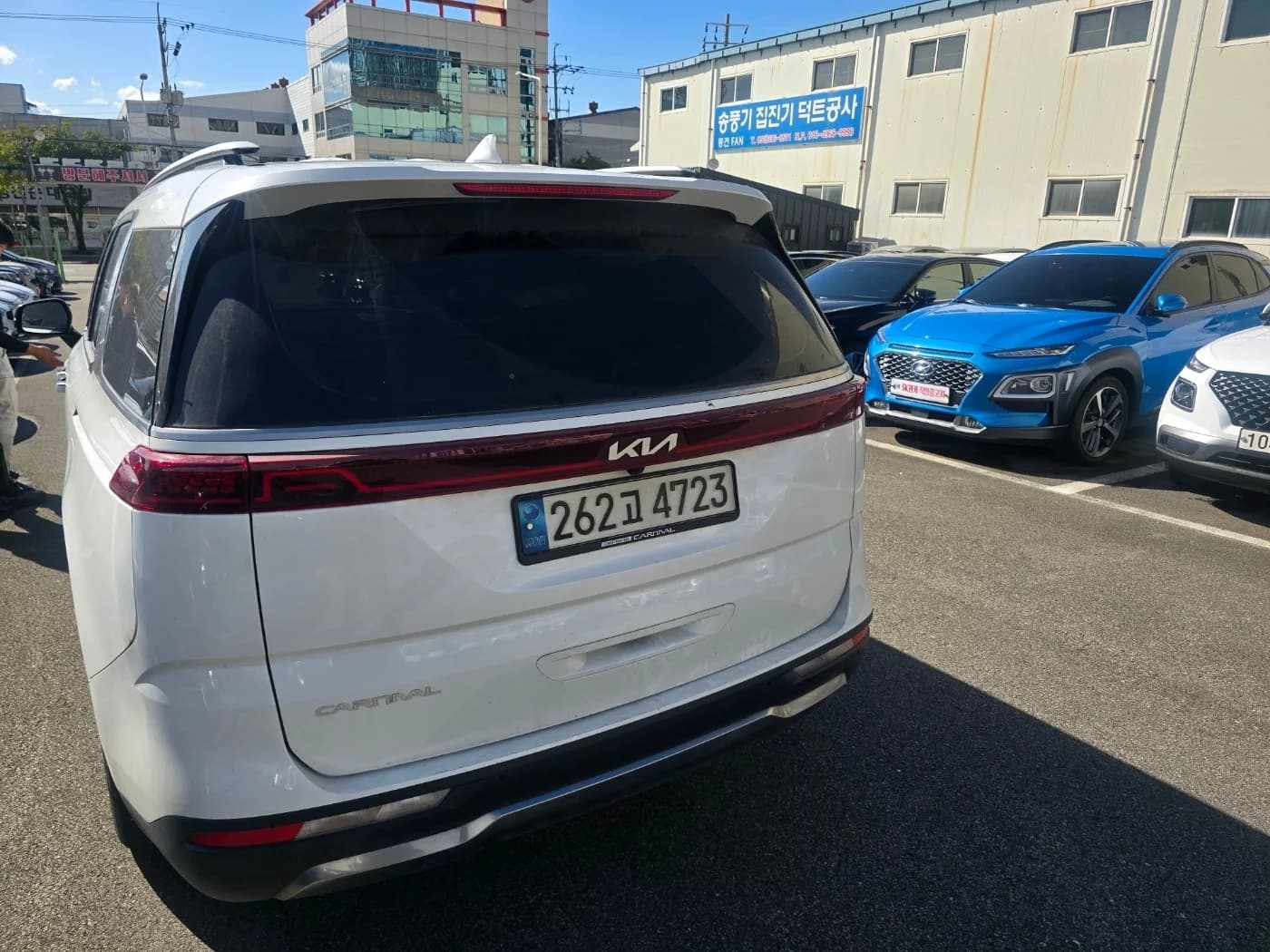 Kia Carnival 9-Seater Signature, 2023 г. 175961 км. — фото 5