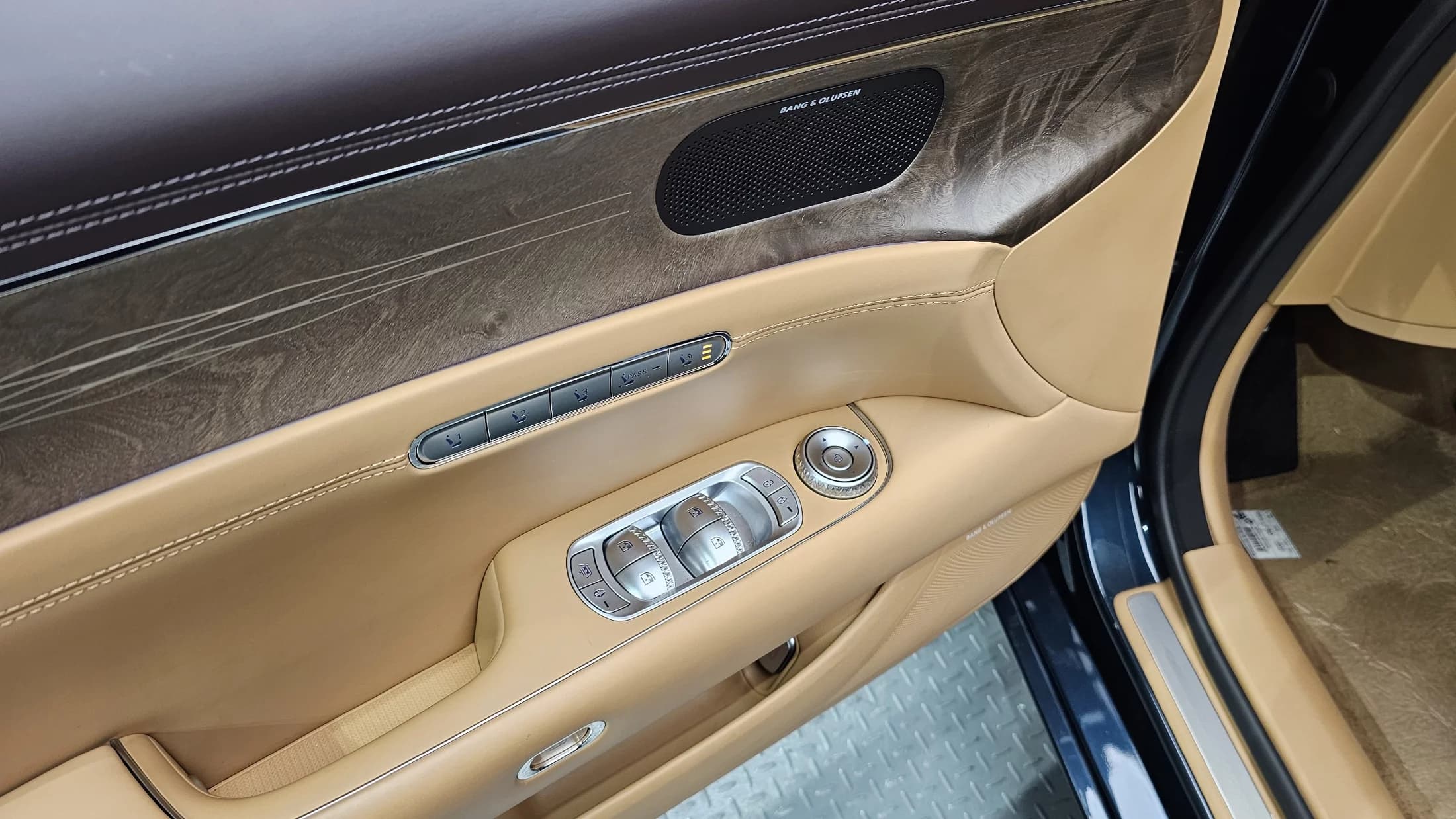 Genesis G90 Gasoline 3.5 Turbo AWD, 2022 г. 81245 км. — фото 19