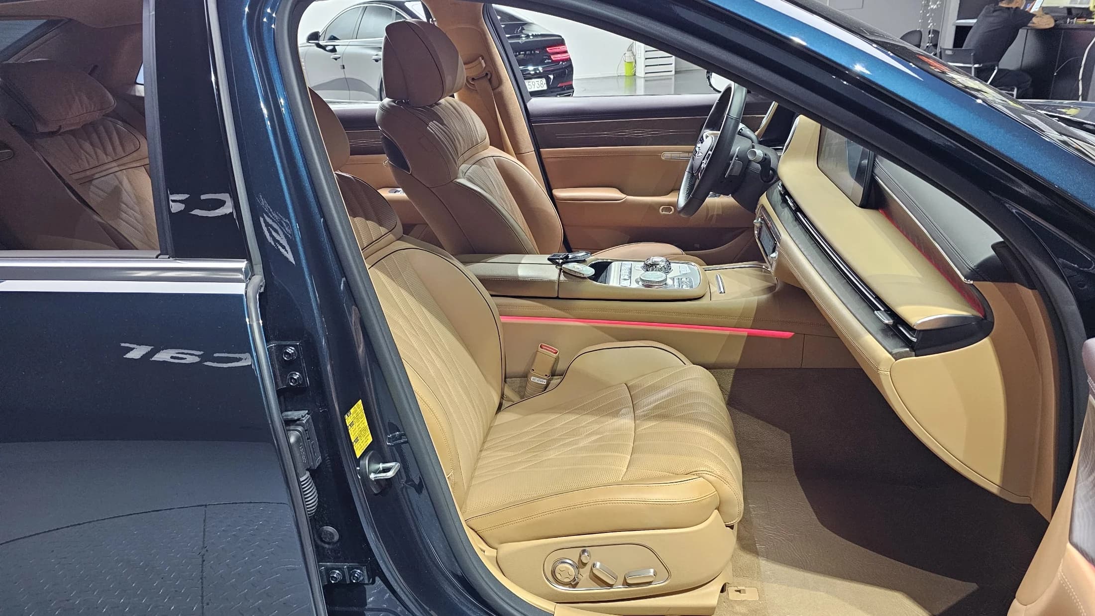 Genesis G90 Gasoline 3.5 Turbo AWD, 2022 г. 81245 км. — фото 10