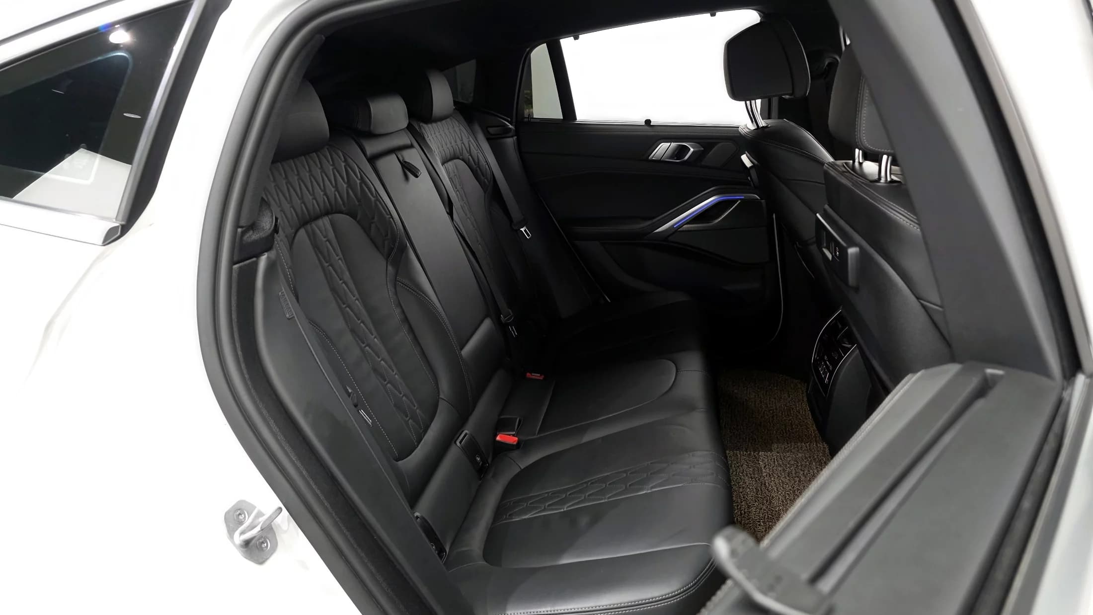 BMW X6 xDrive40i M Sport, 2023 г. 29259 км. — фото 12