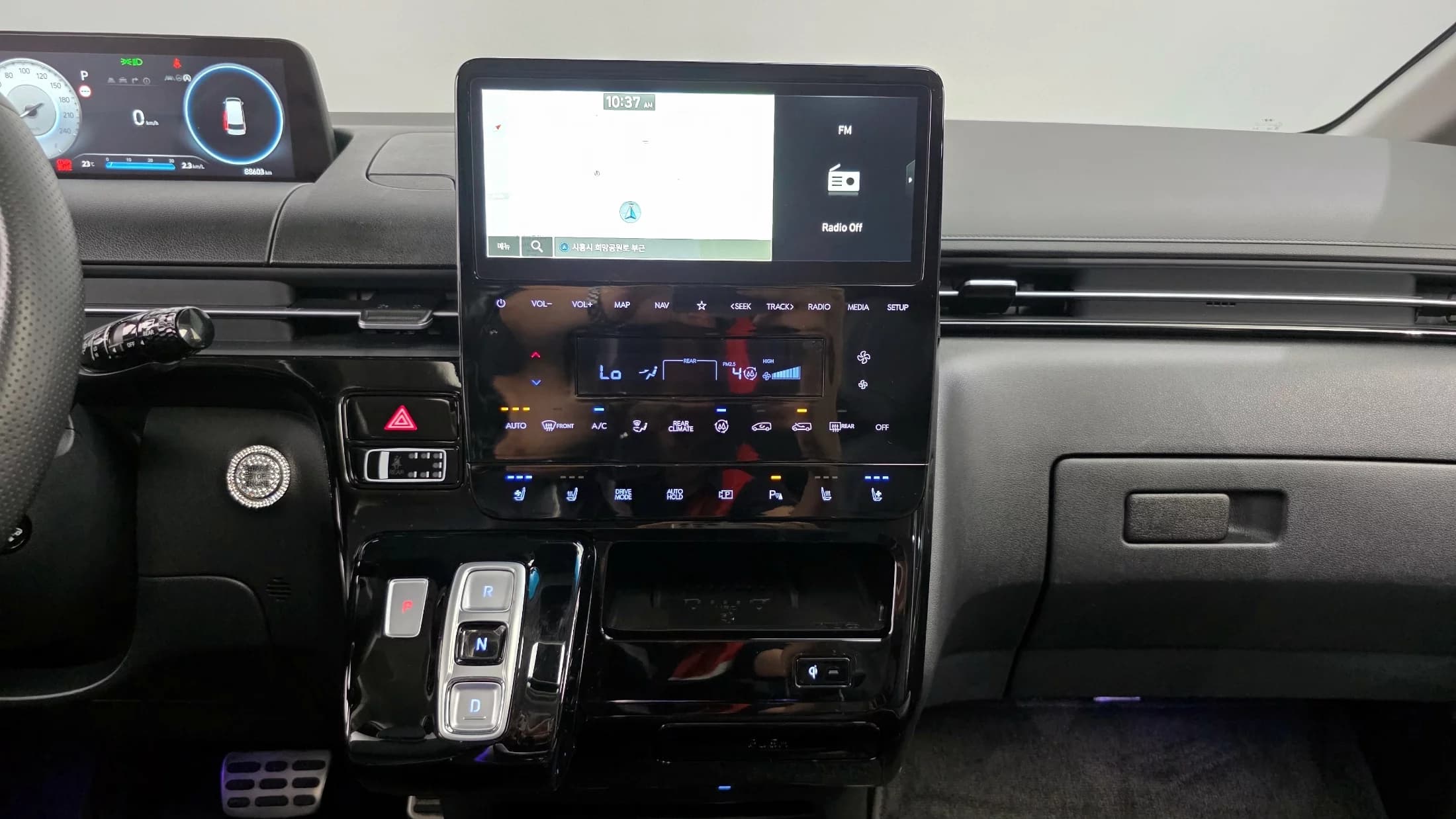 Hyundai Staria 4WD Lounge 9-Seater Inspiration, 2024 г. 88615 км. — фото 15