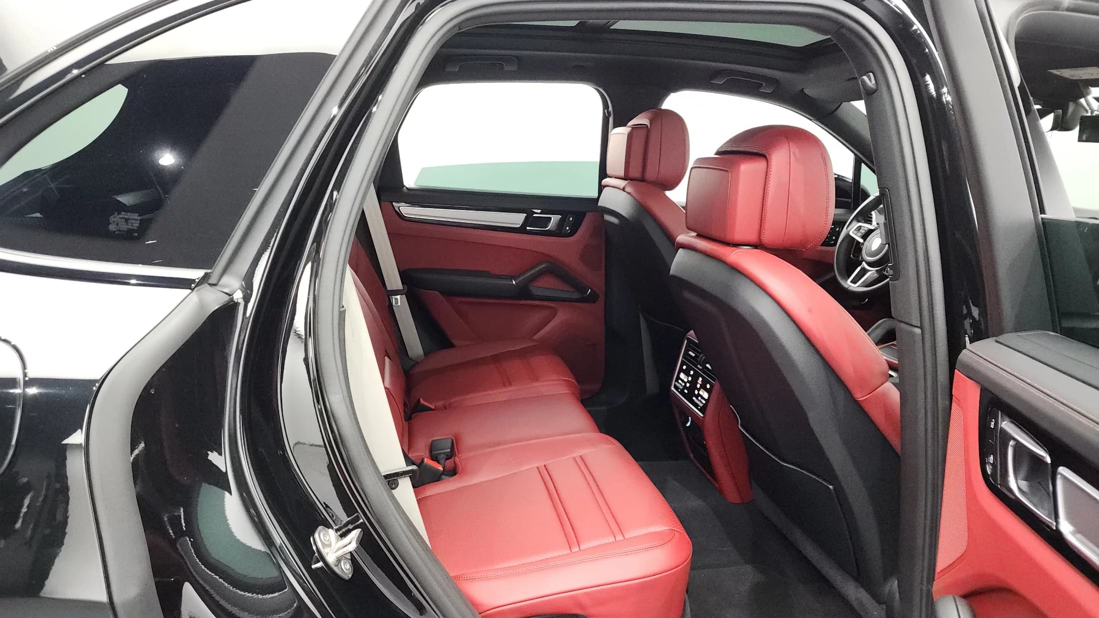 Porsche CAYENNE 3.0 PLATINUM EDITION, 2023 г. 20759 км. — фото 12