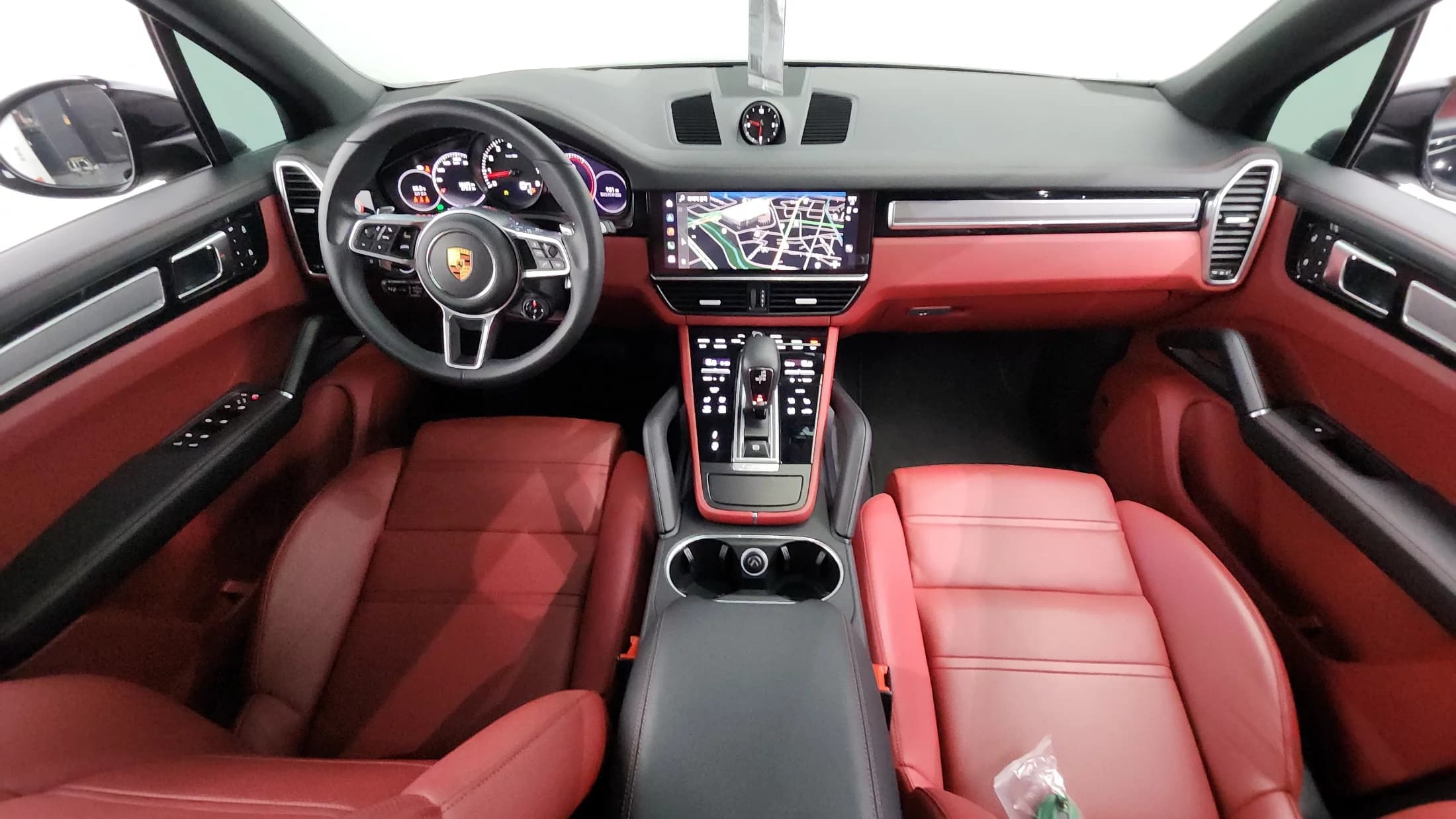 Porsche CAYENNE 3.0 PLATINUM EDITION, 2023 г. 20759 км. — фото 7
