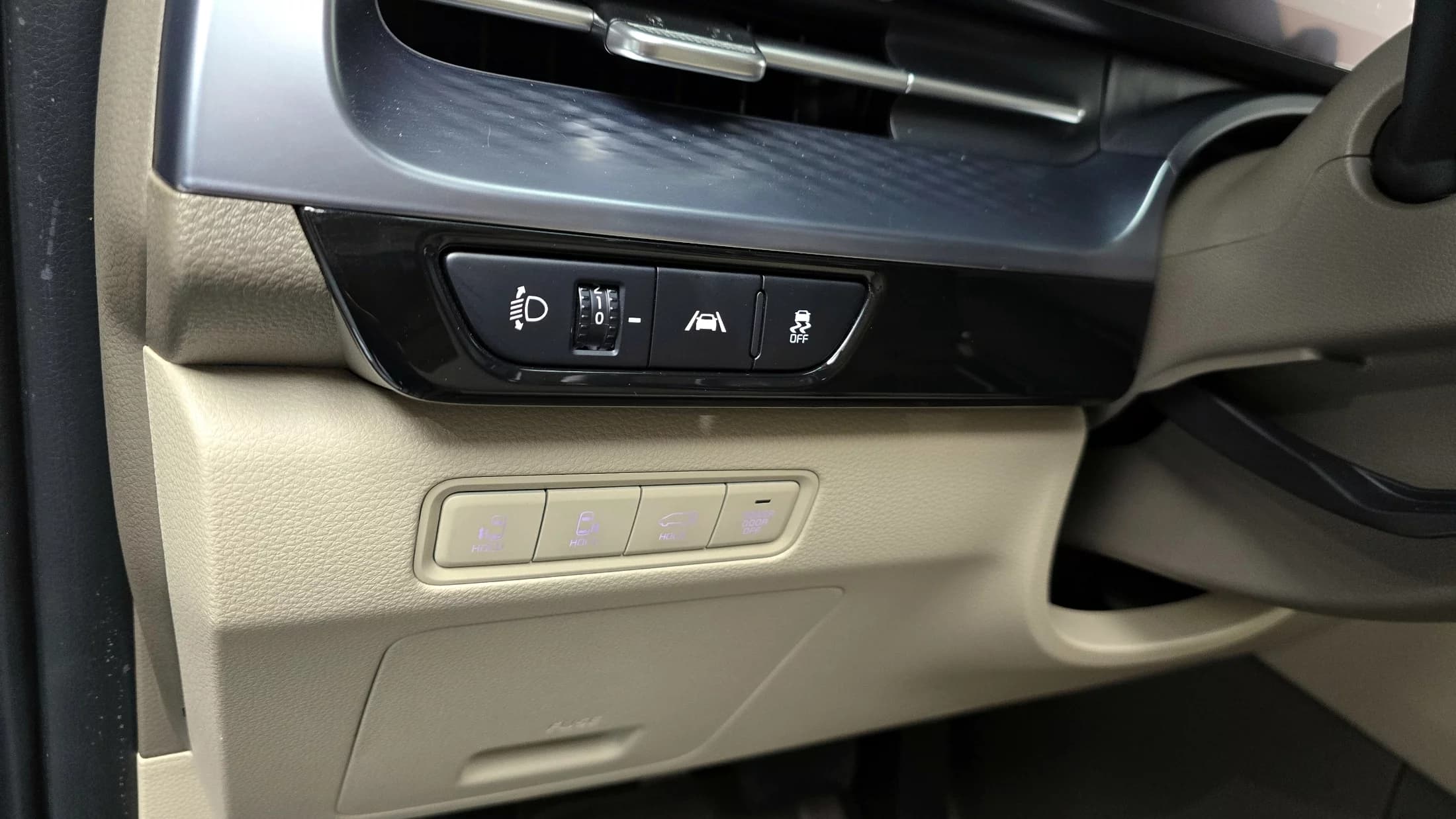 Kia Carnival 9-Seater Hi-Limousine Signature, 2023 г. 23458 км. — фото 14