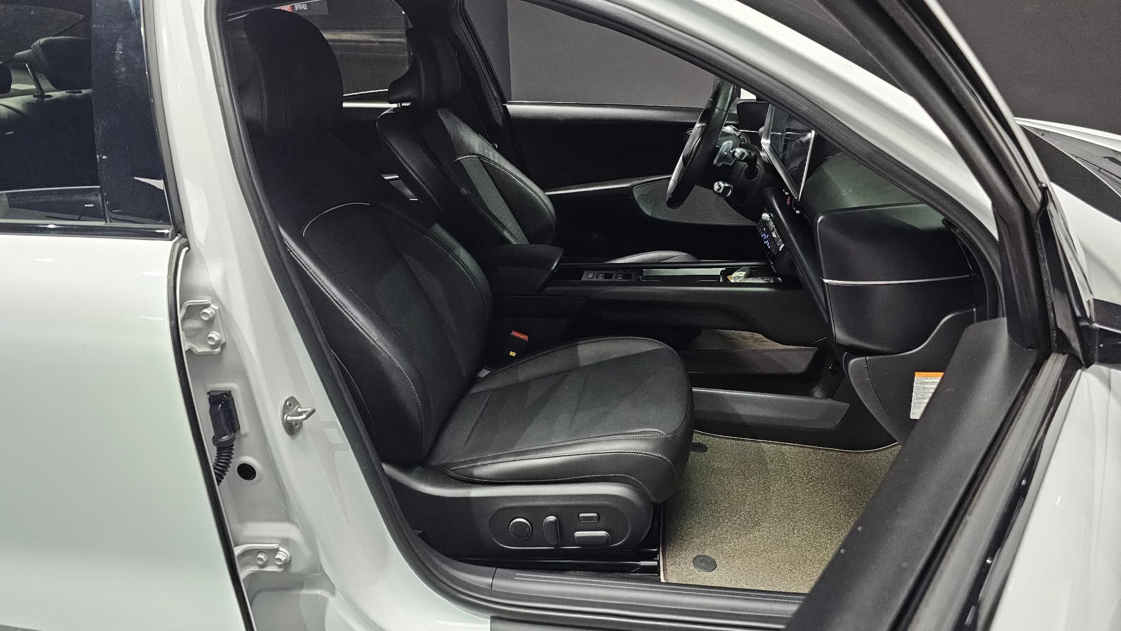 Hyundai Ioniq 6 Long Range Prestige, электромобиль, 2022 г. 221836 км. — фото 10