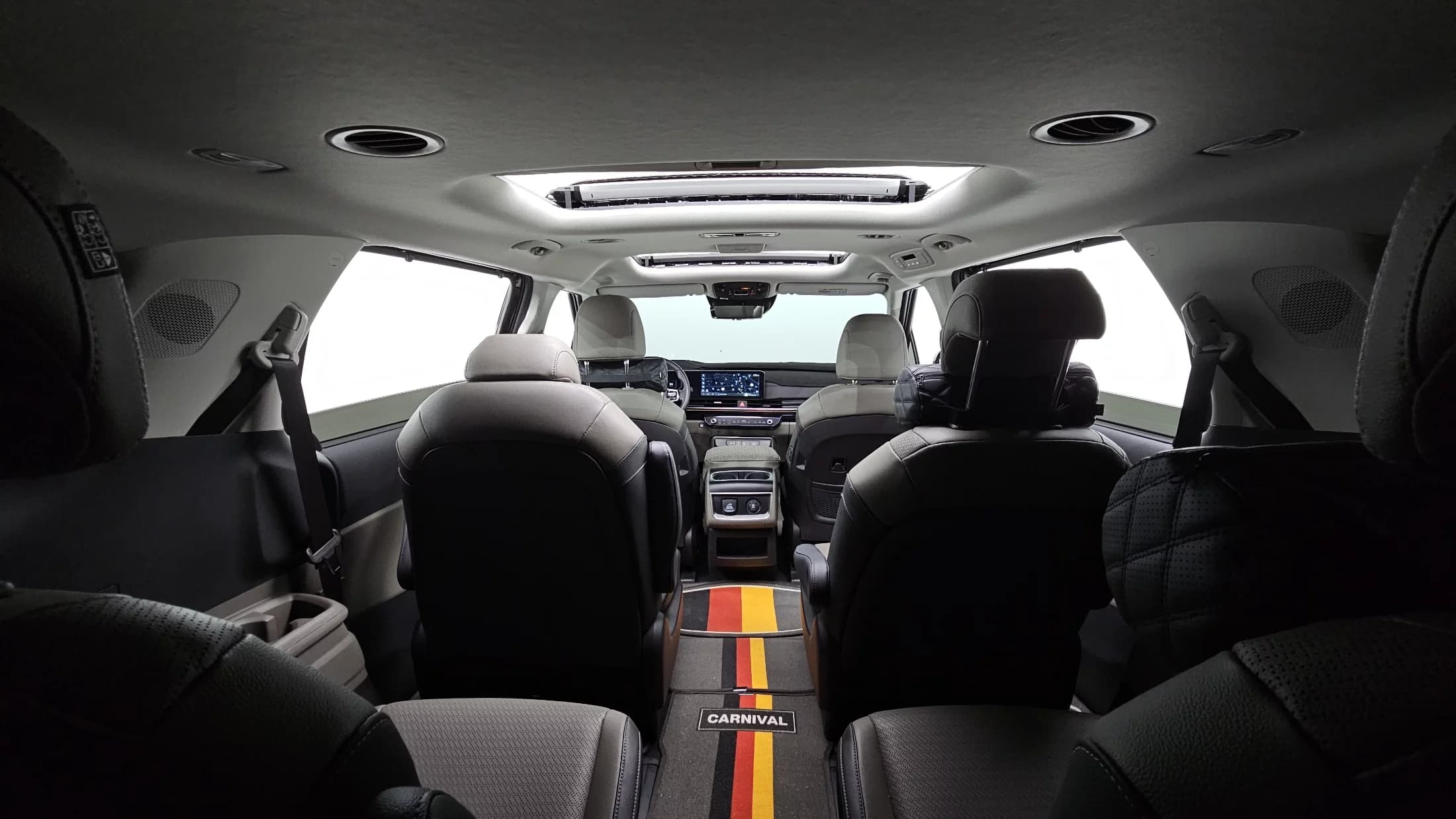 Kia Carnival Gasoline 9-Seater Signature, 2024 г. 19530 км. — фото 13