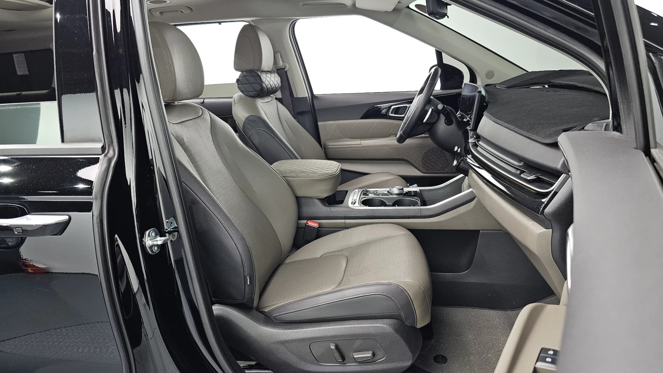 Kia Carnival Gasoline 9-Seater Signature, 2024 г. 19530 км. — фото 10