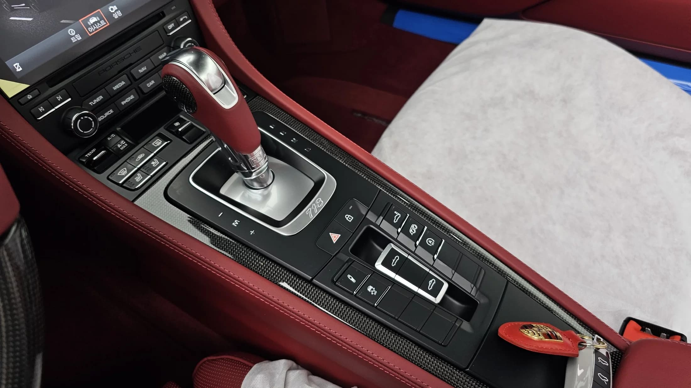 Porsche BOXSTER 4.0 GTS, 2023 г. 807 км. — фото 9