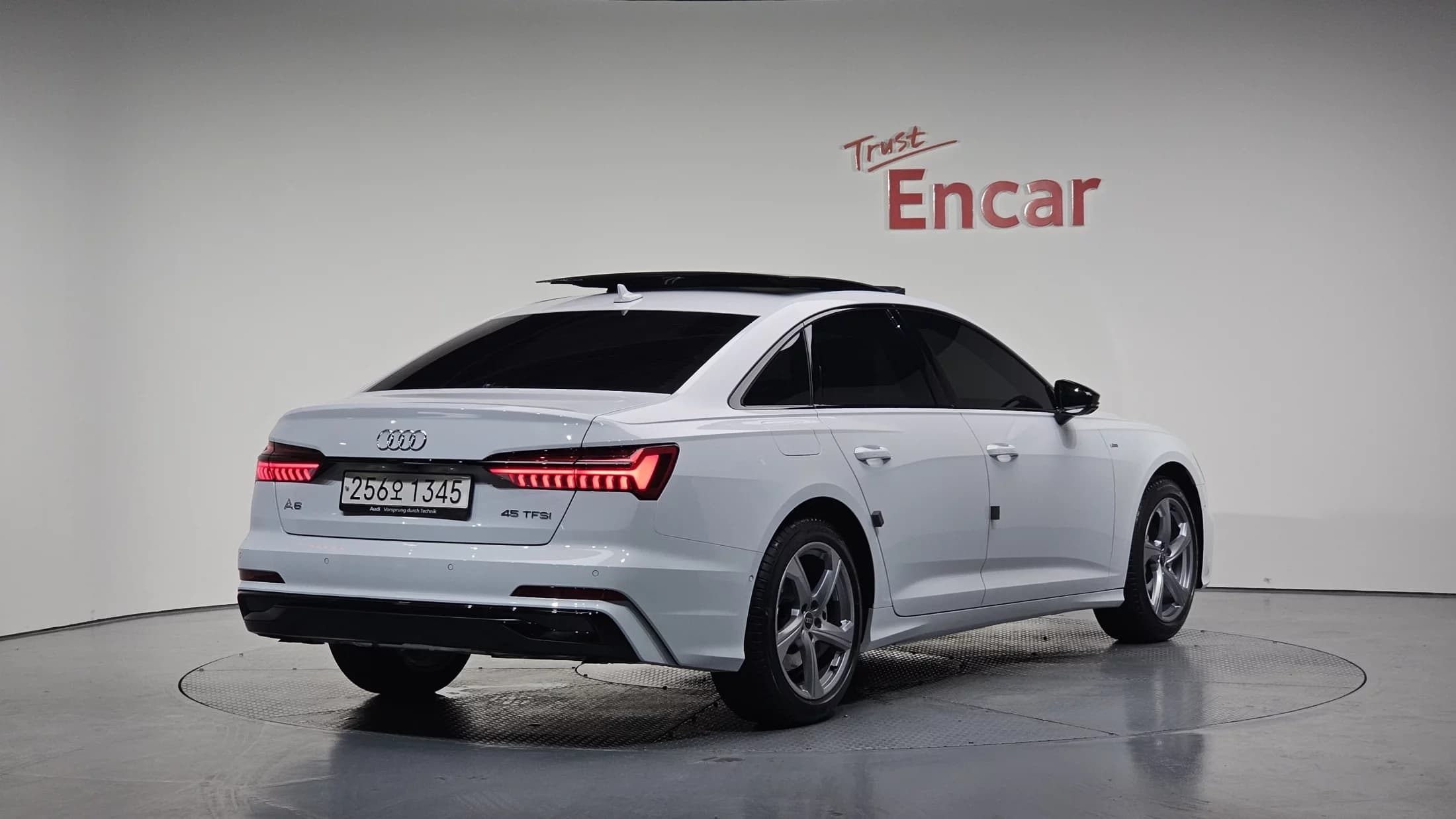 Audi A6 45 TFSI Premium, 2025 г. 4960 км.