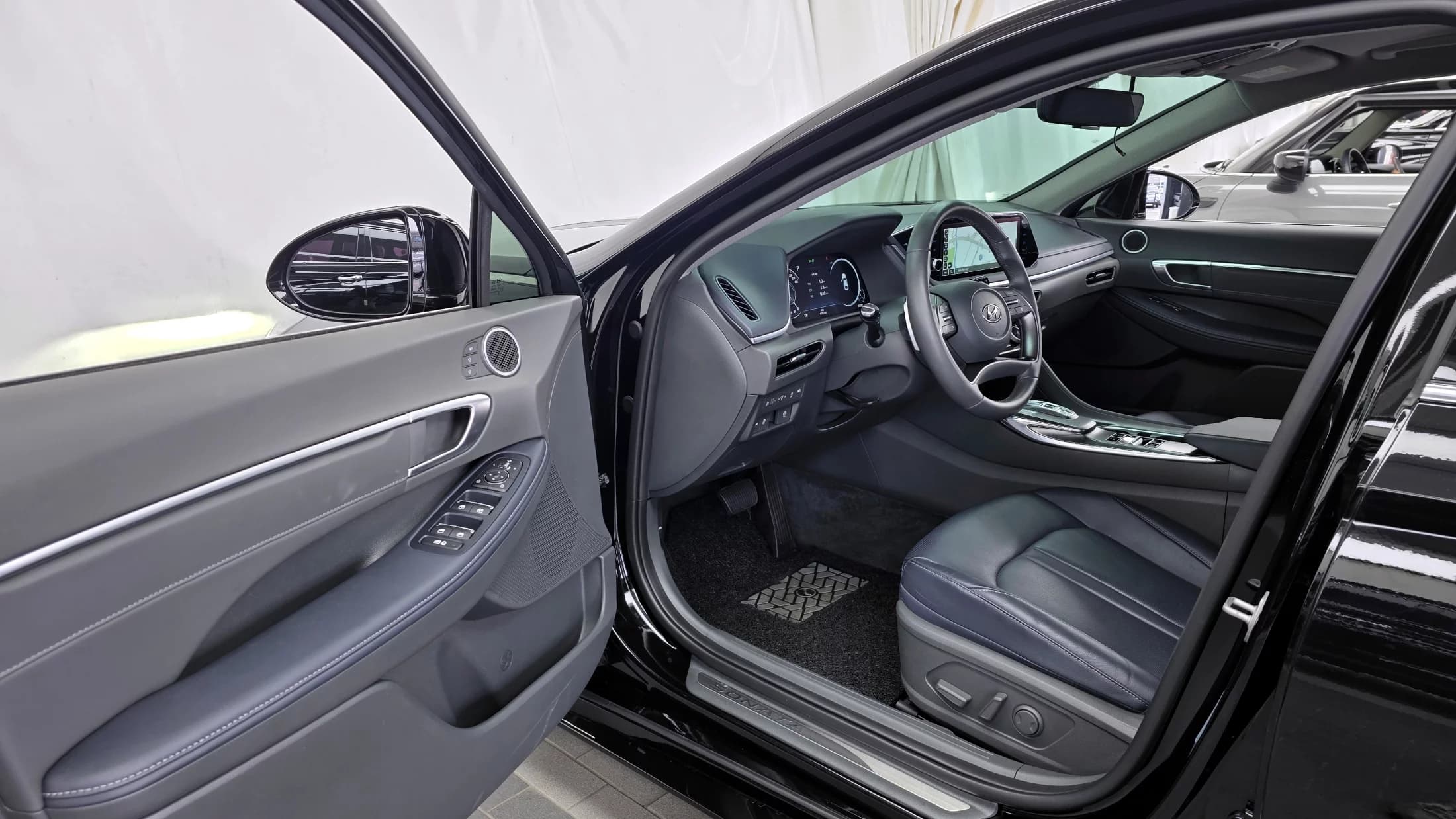 Hyundai Sonata 1.6 Turbo Premium Plus, 2023 г. 39418 км. — фото 10