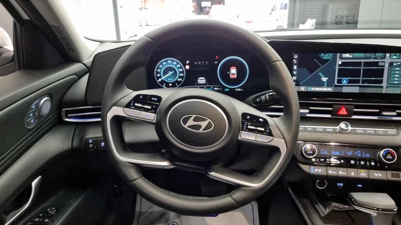 Hyundai AVANTE (Хендай Элантра) 1.6 Inspiration, 2025 г. 5170 км. — фото 12
