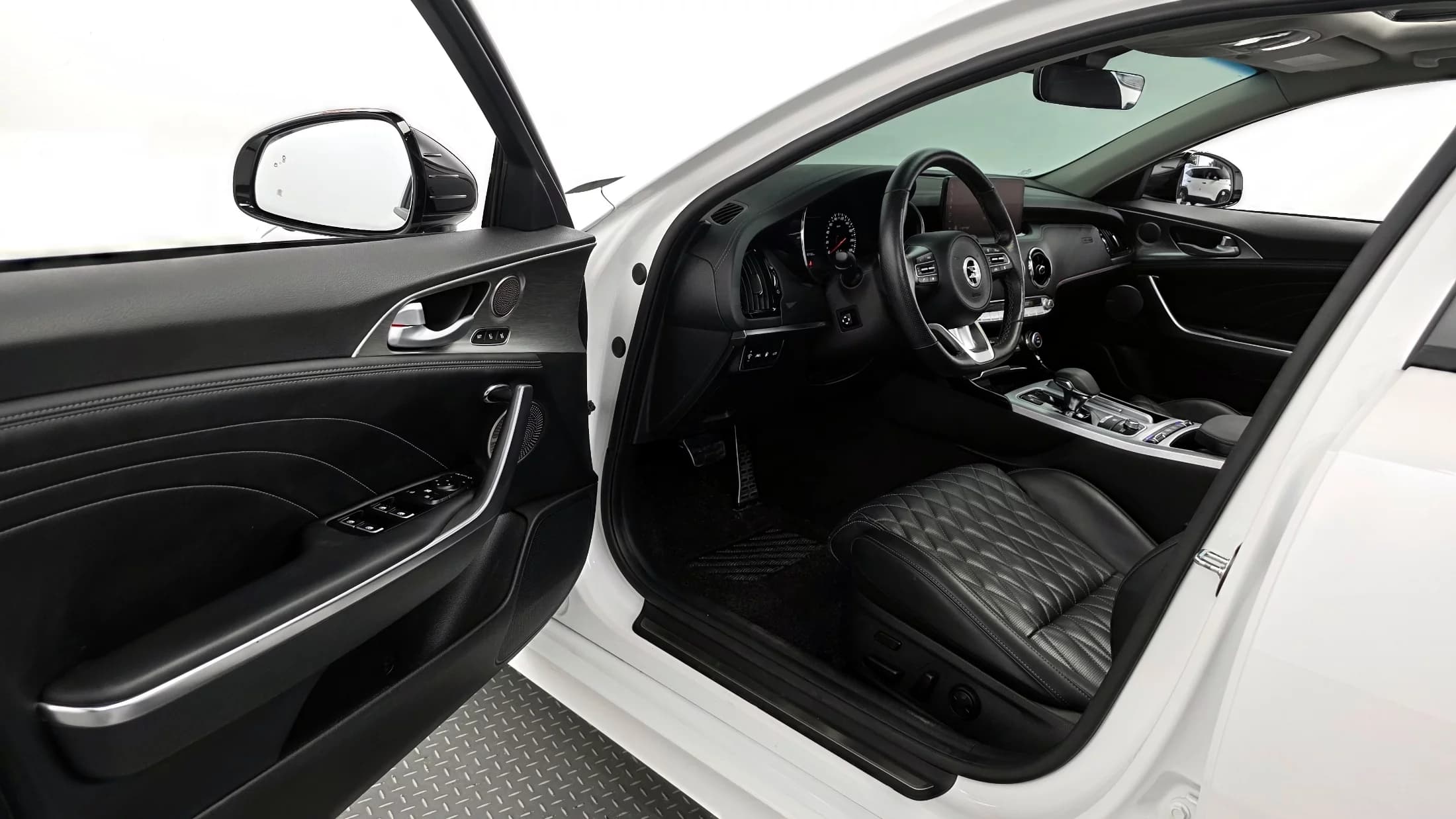 Kia Stinger 2.5 AWD Masters, 2021 г. 40755 км. — фото 10